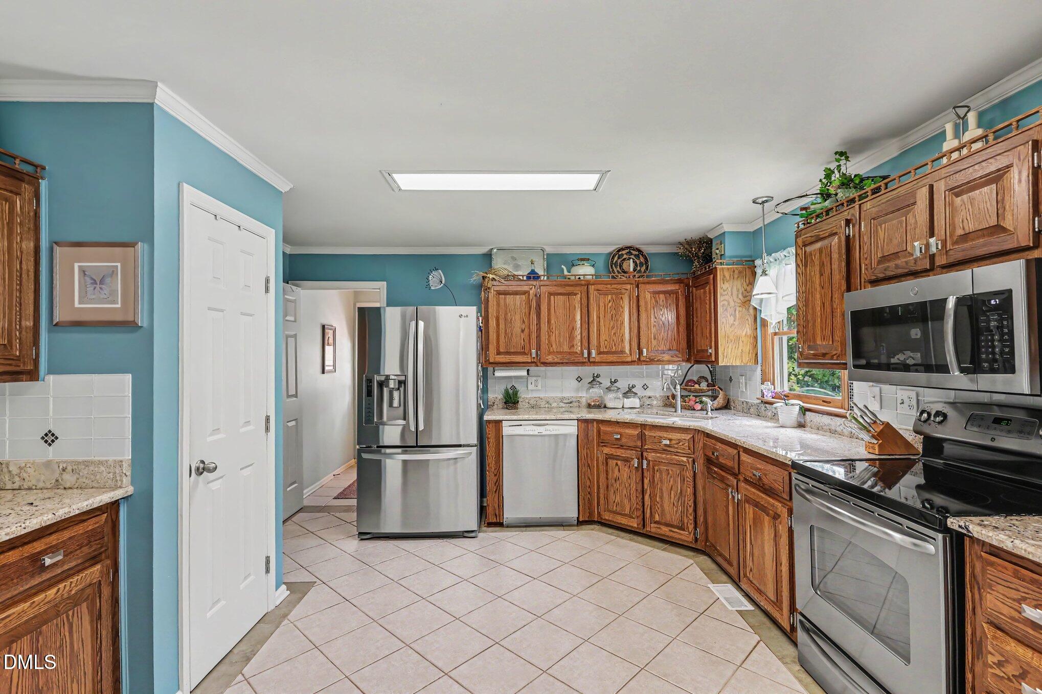 4070 Raney Way Property Photo 9