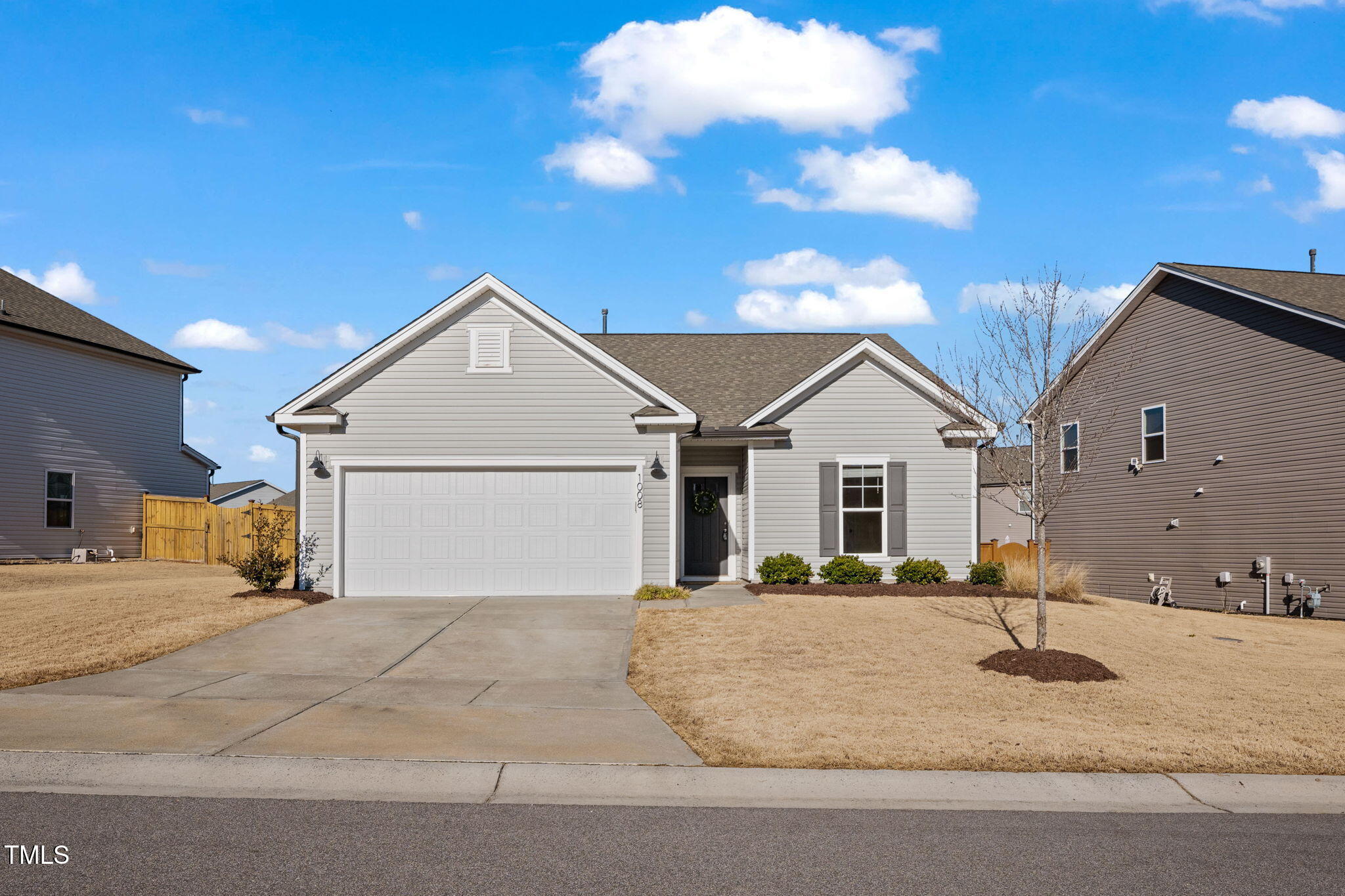 1008 Sandtrap Way Property Photo 2