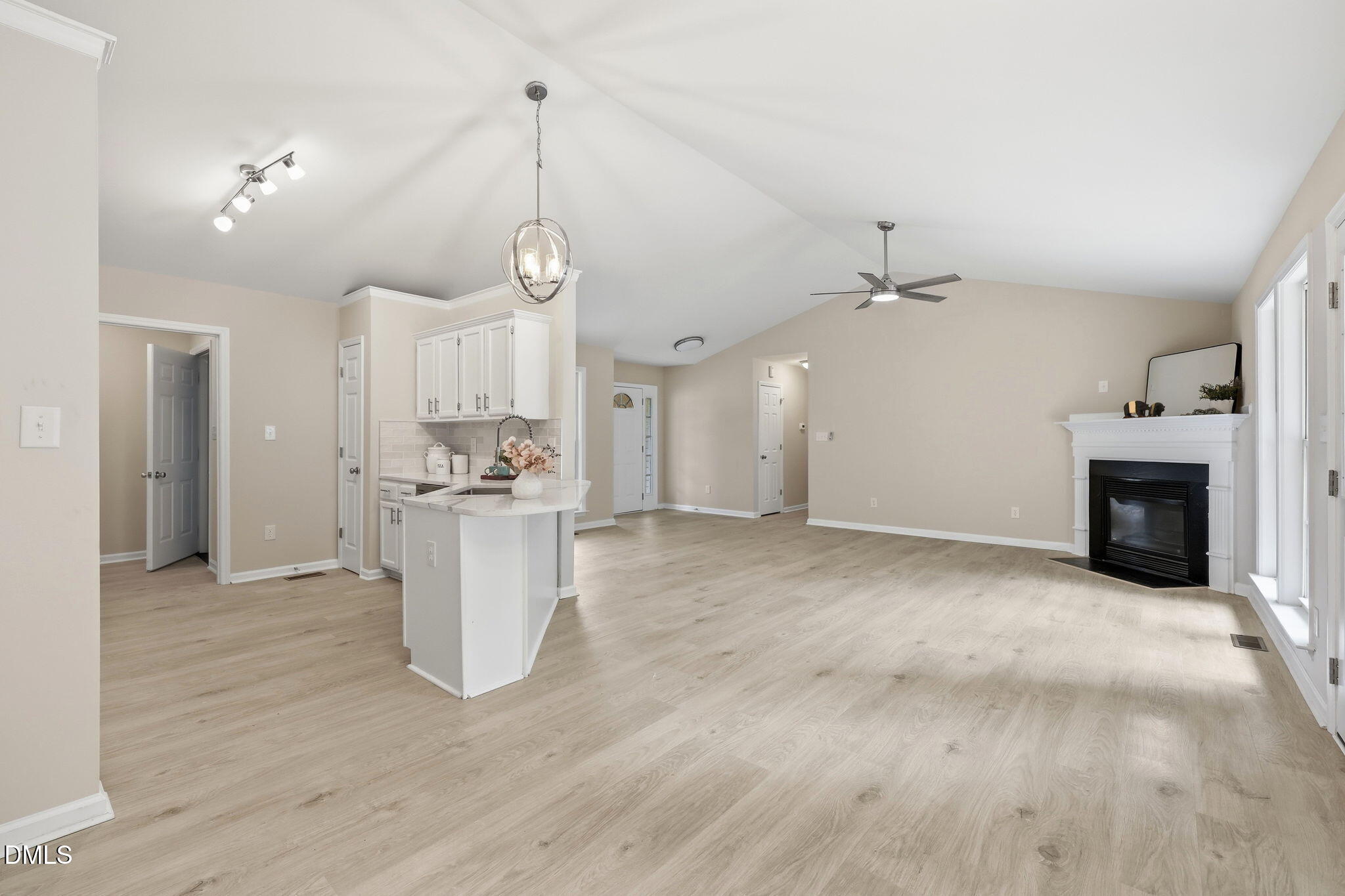 311 Aqua Marine Lane Property Photo 6