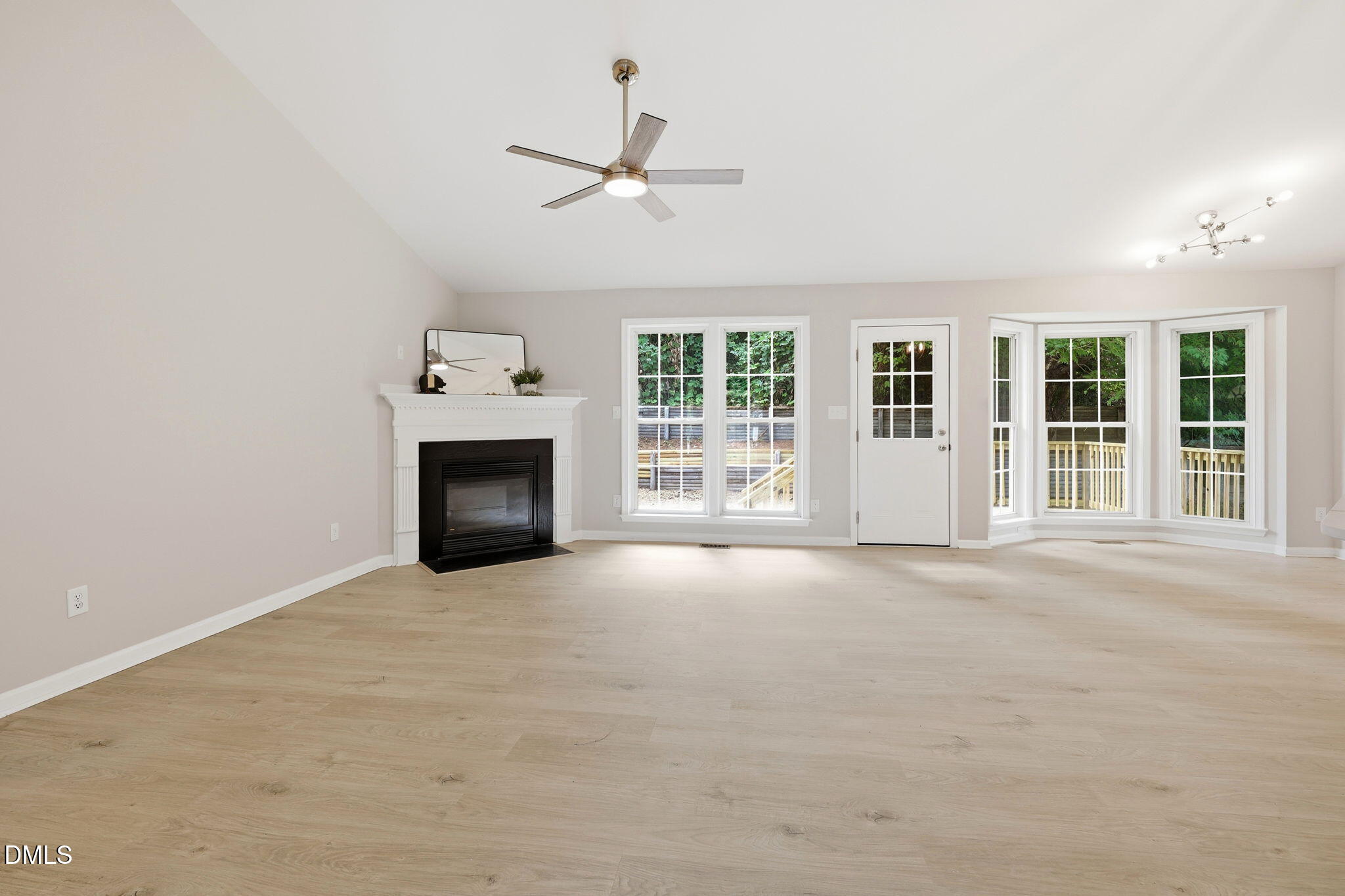 311 Aqua Marine Lane Property Photo 8