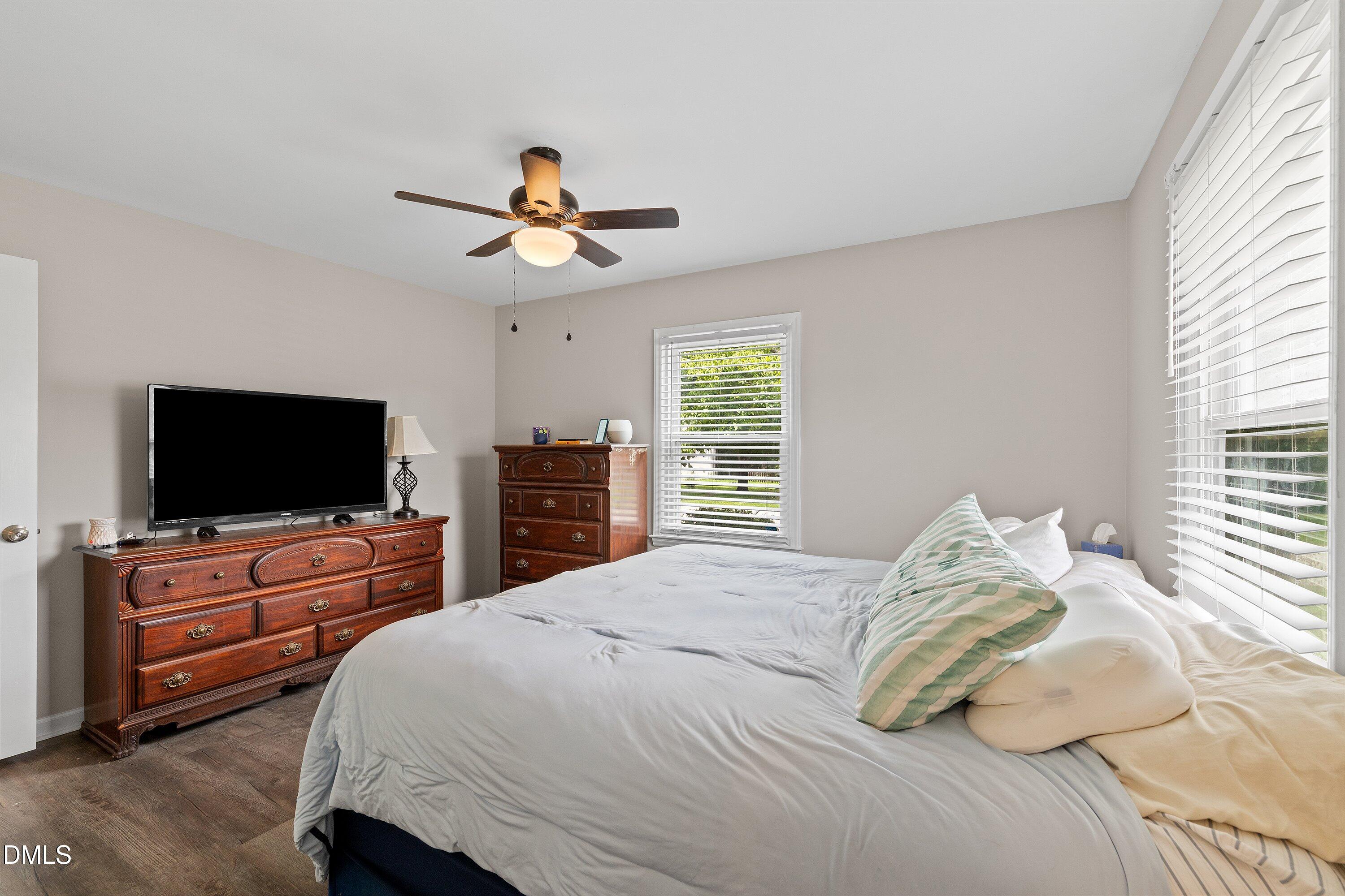 1002 E Maplewood Drive Property Photo 31