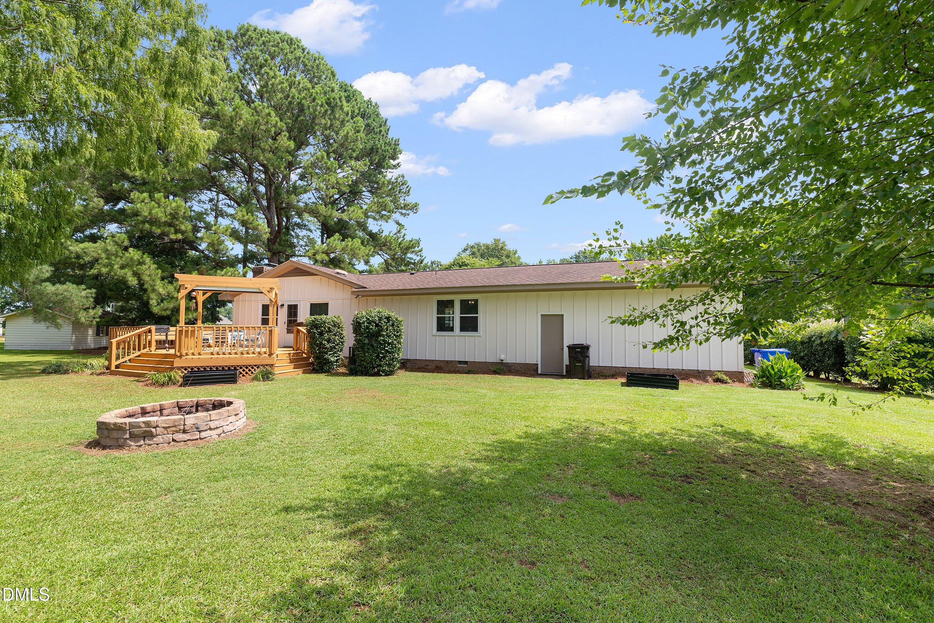 1002 E Maplewood Drive Property Photo 35