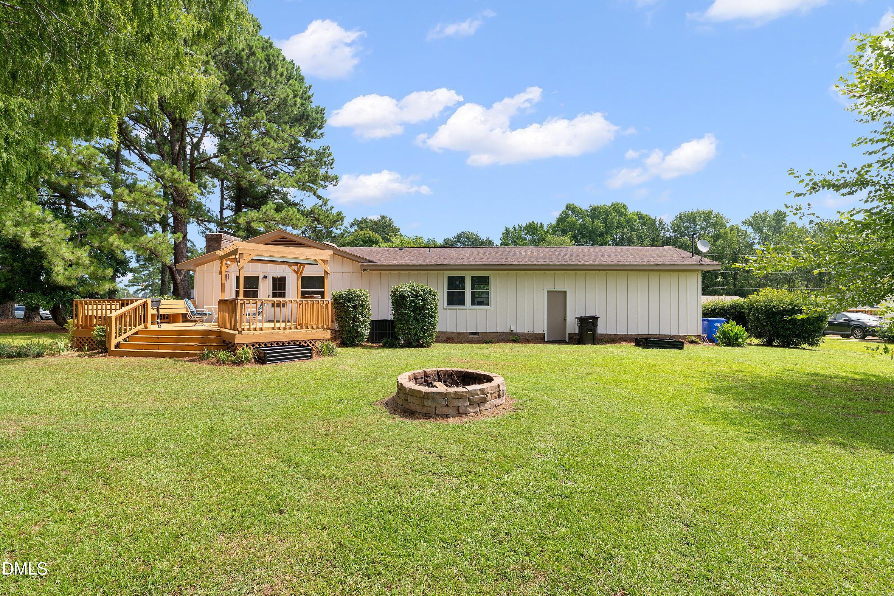 1002 E Maplewood Drive Property Photo 36