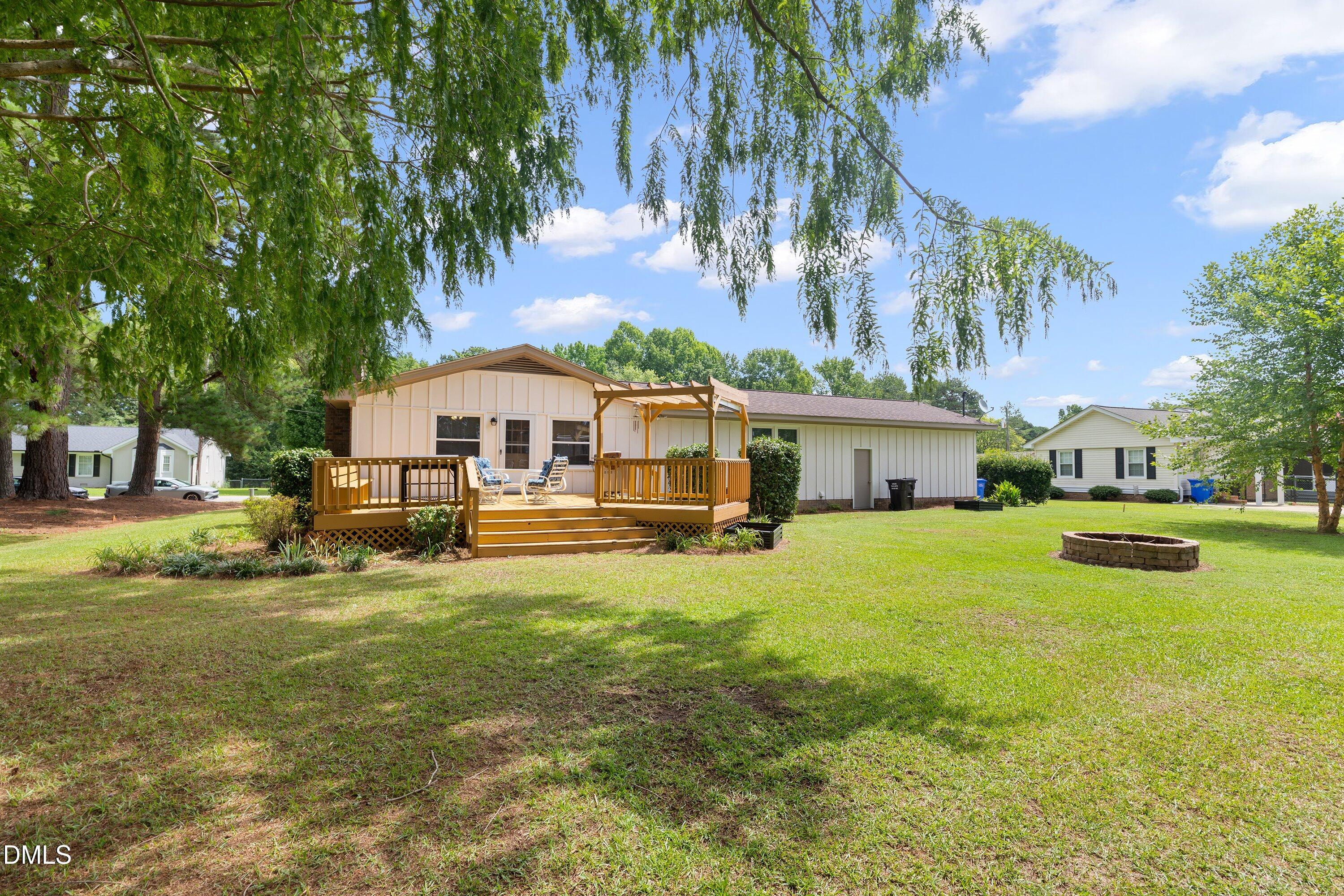 1002 E Maplewood Drive Property Photo 37