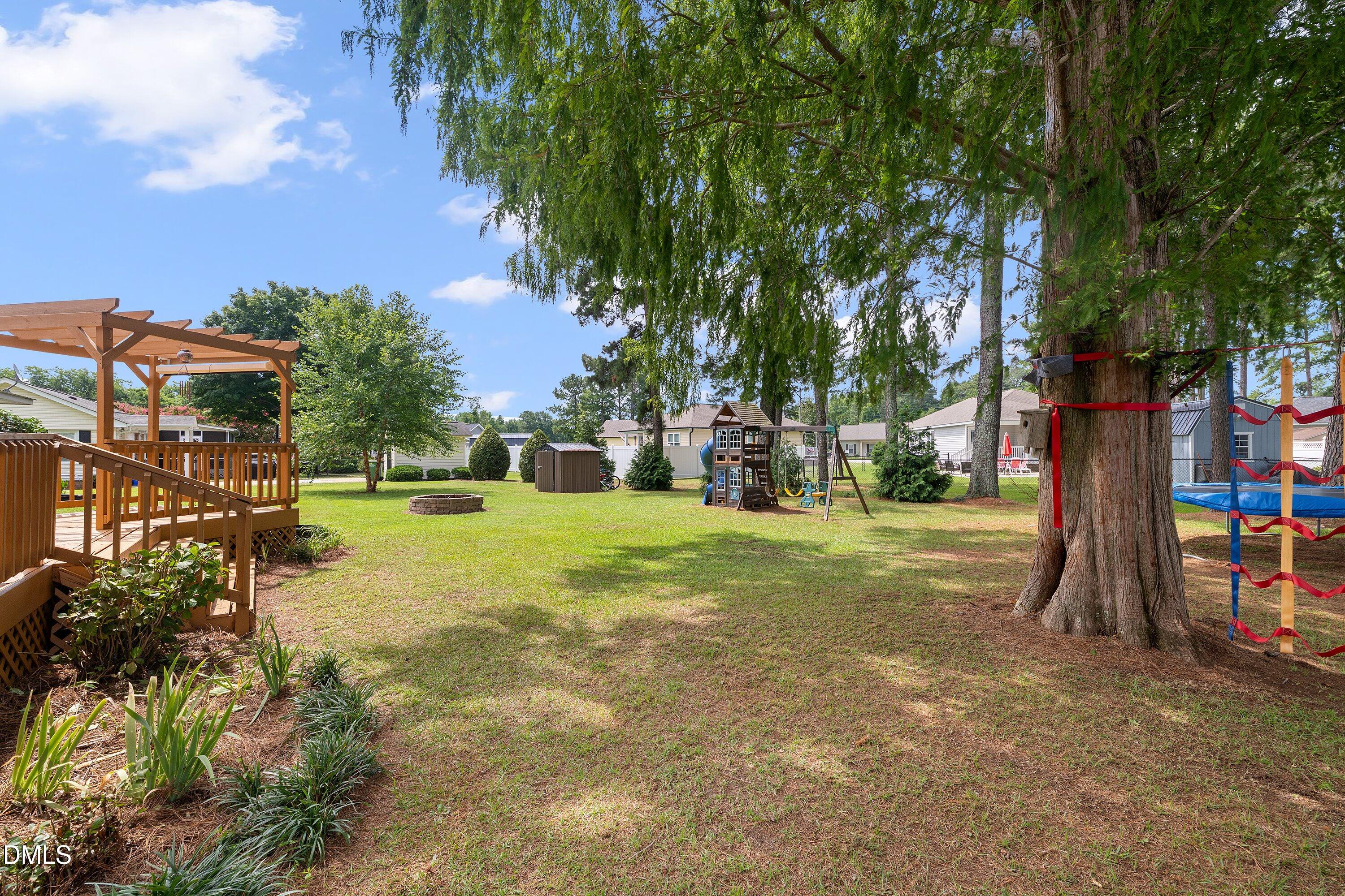 1002 E Maplewood Drive Property Photo 39