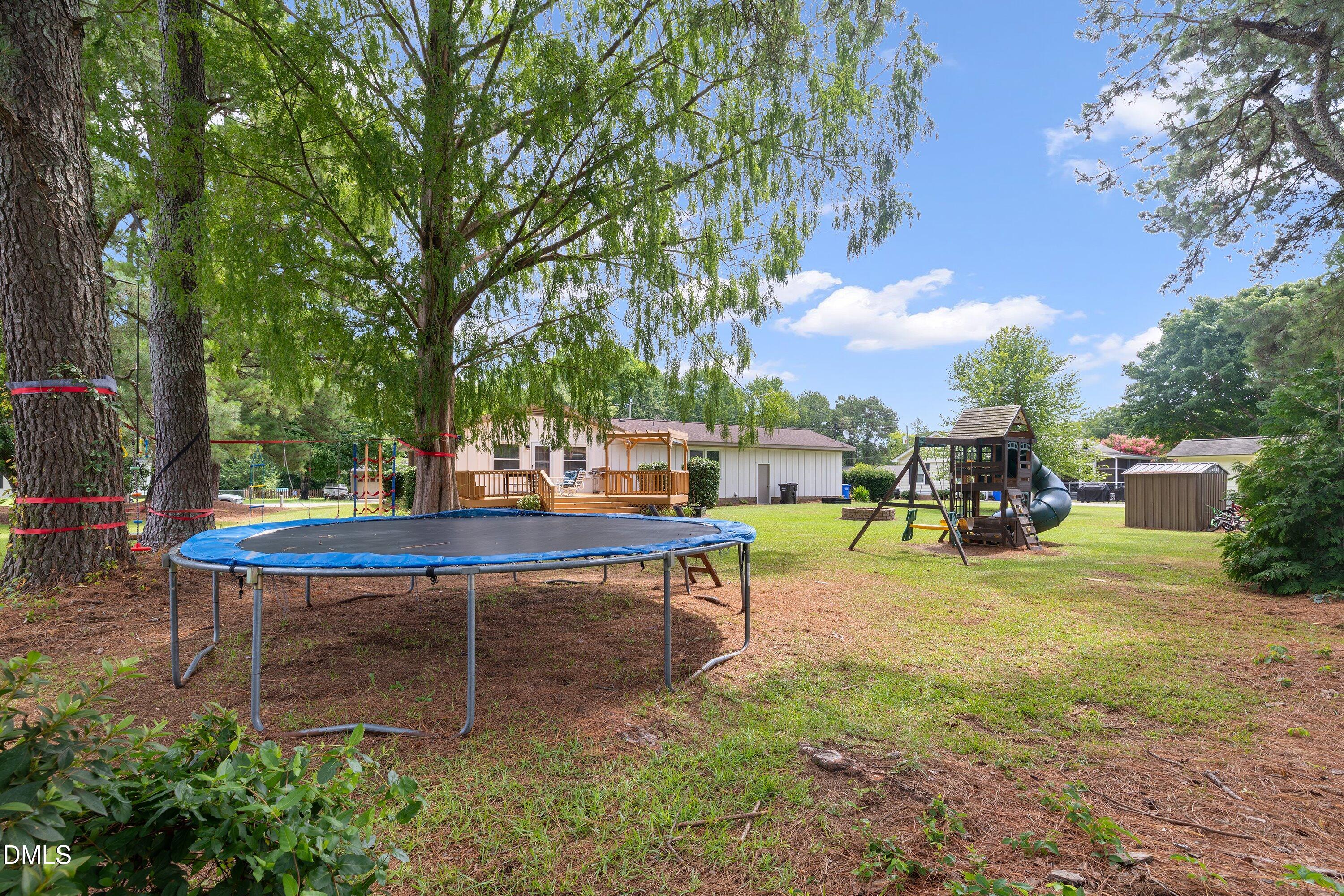 1002 E Maplewood Drive Property Photo 45