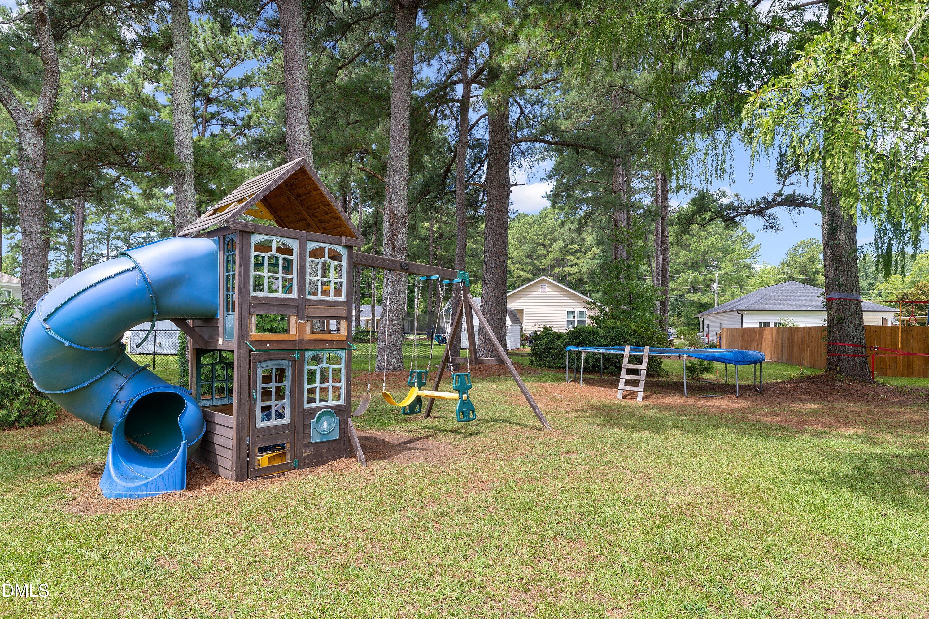 1002 E Maplewood Drive Property Photo 46