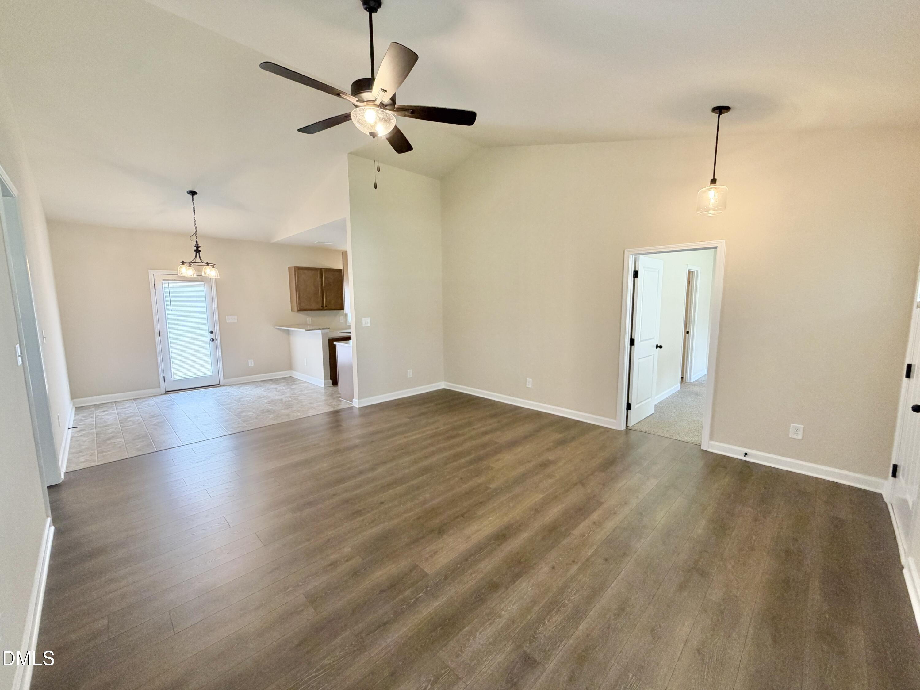404 S Eastwood Drive Property Photo 8