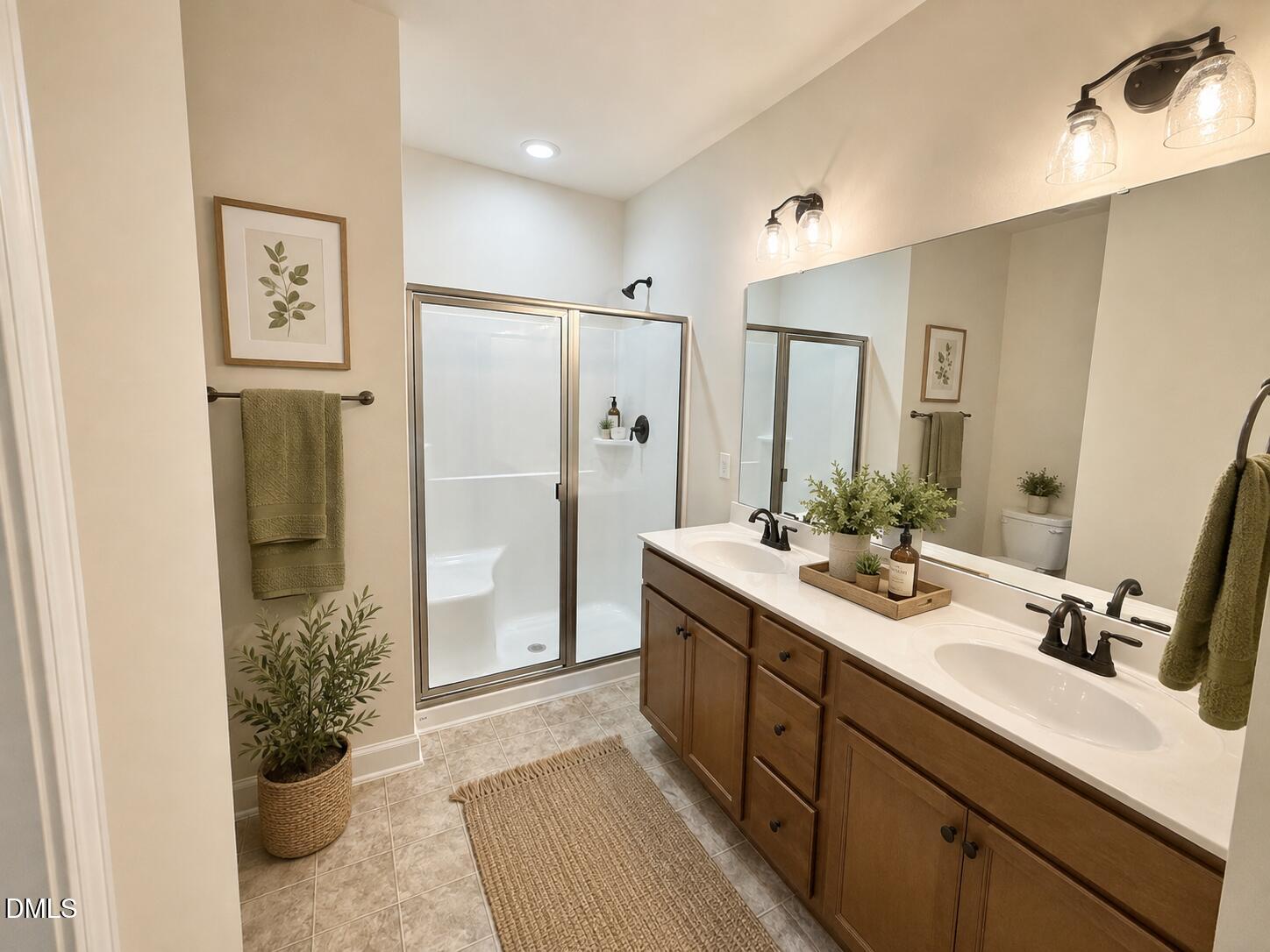 404 S Eastwood Drive Property Photo 16