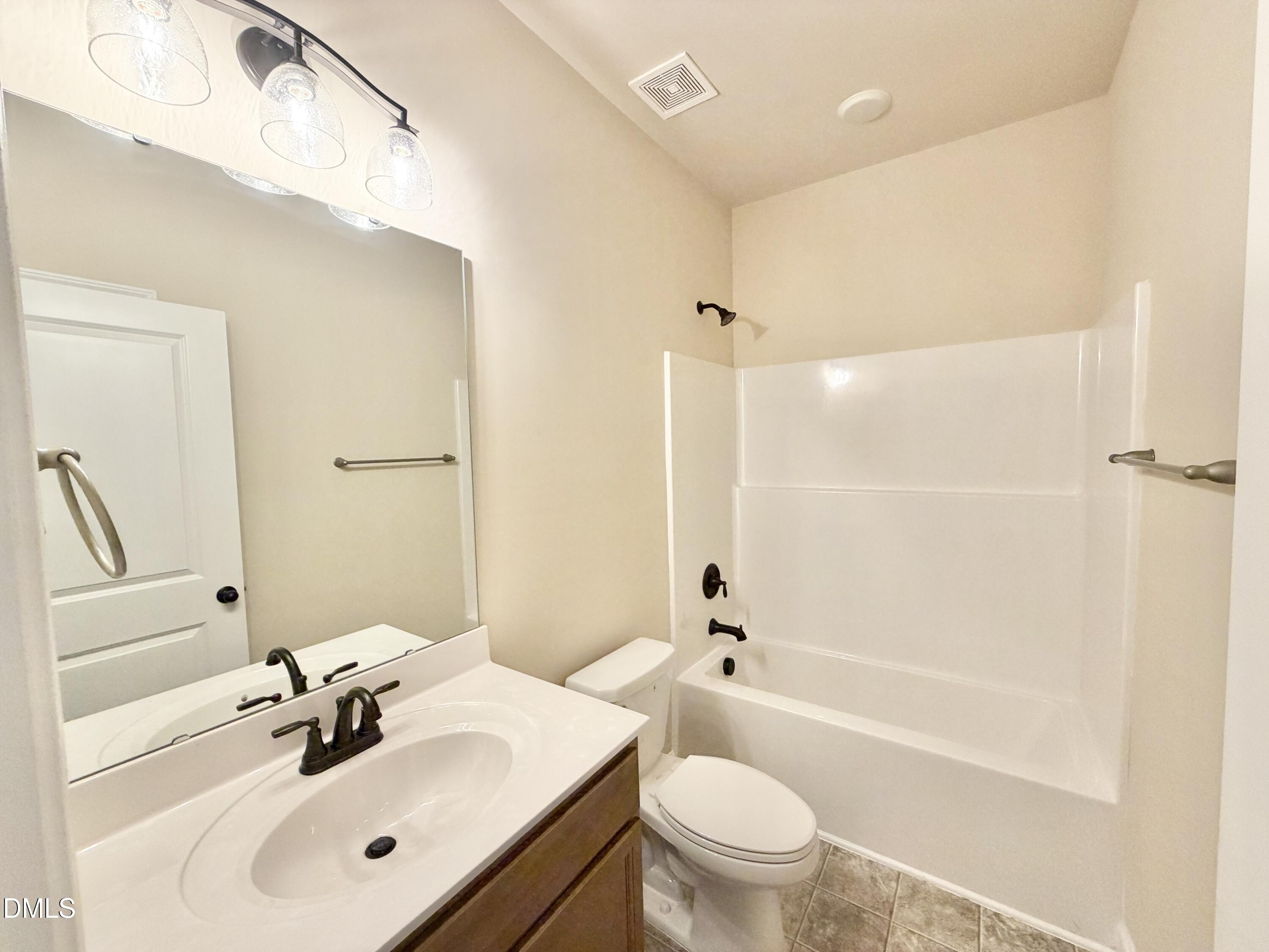 404 S Eastwood Drive Property Photo 20
