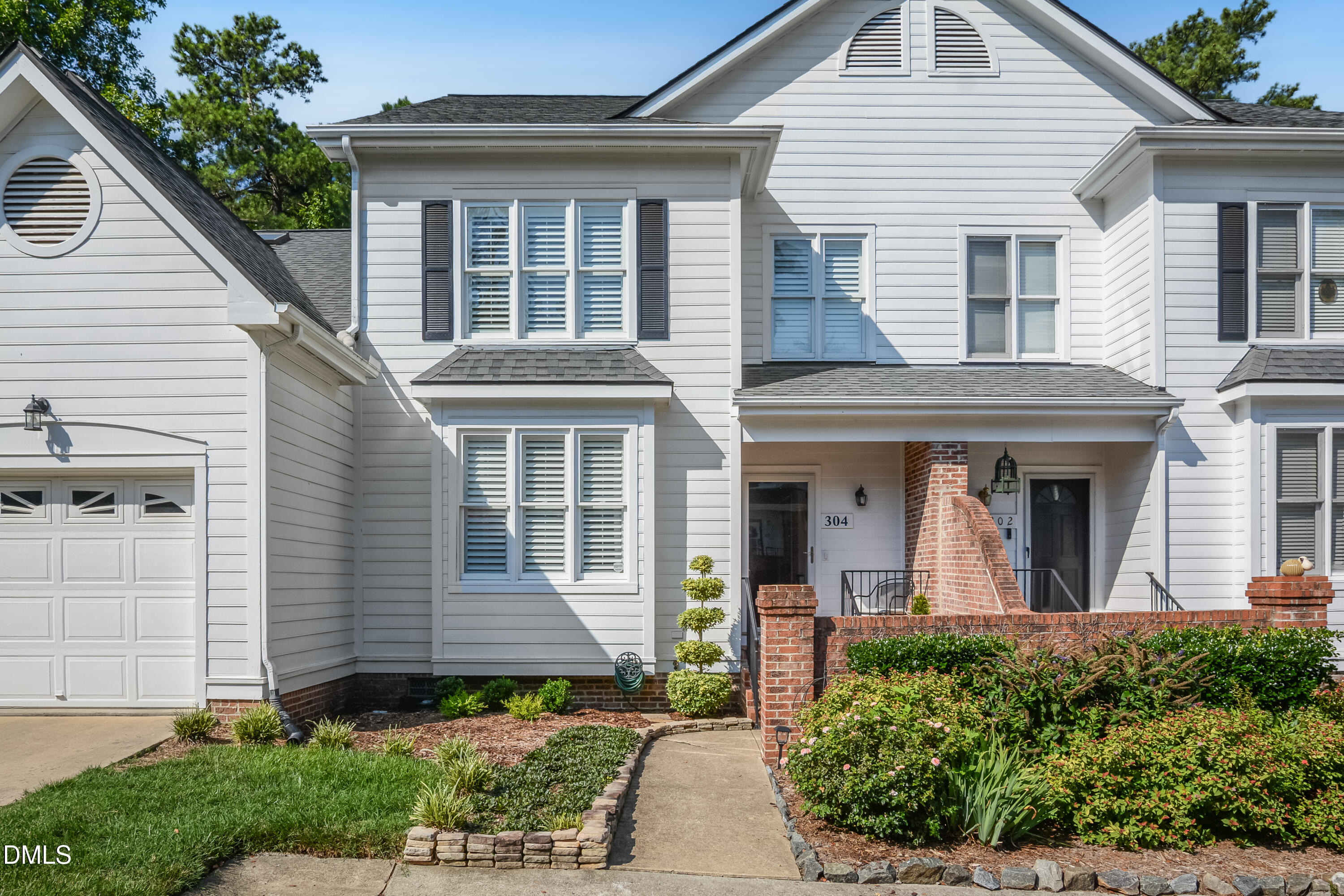 304 Vinca Circle Property Photo 1