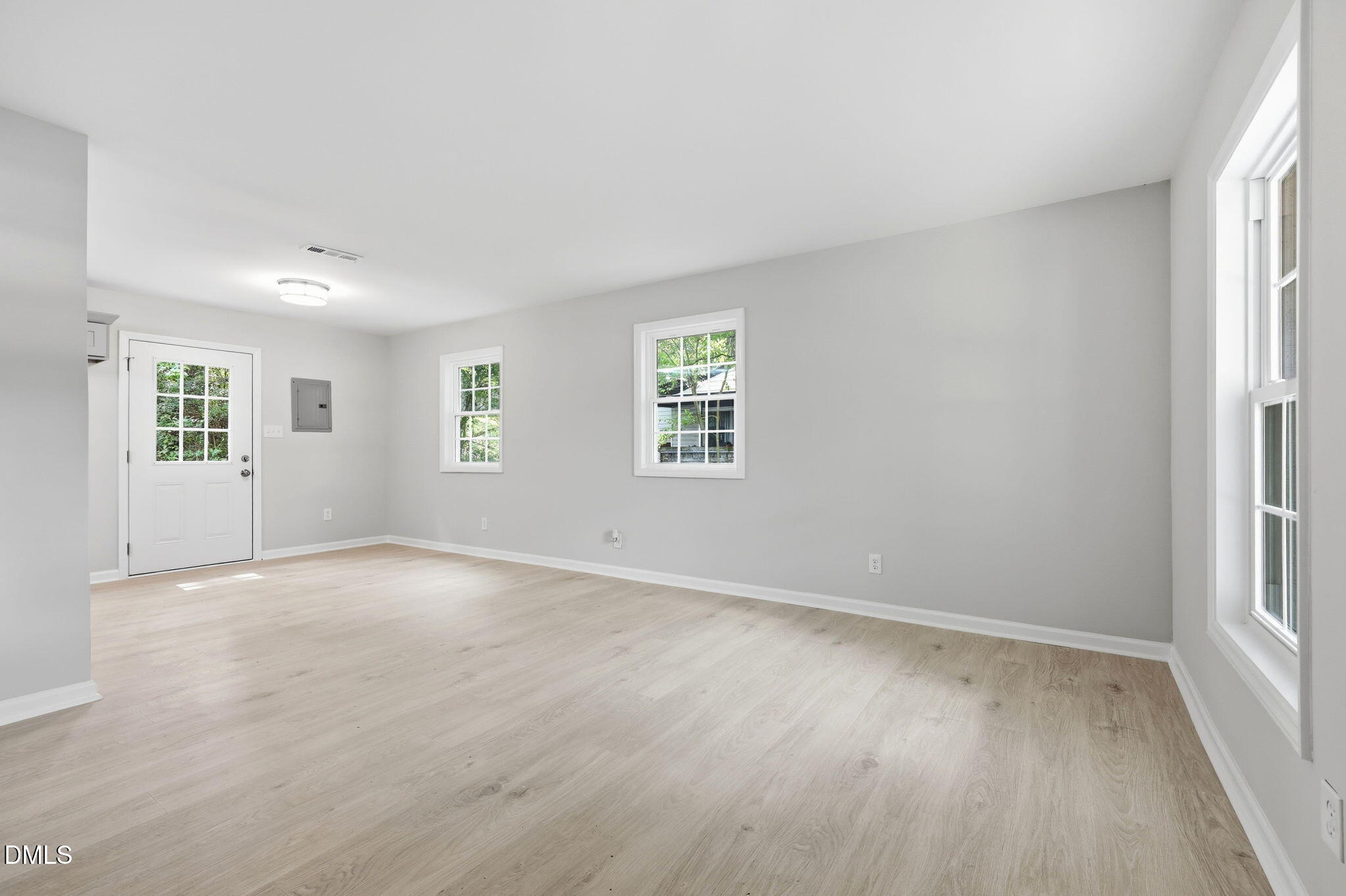 3028 Wedgedale Avenue Property Photo 3