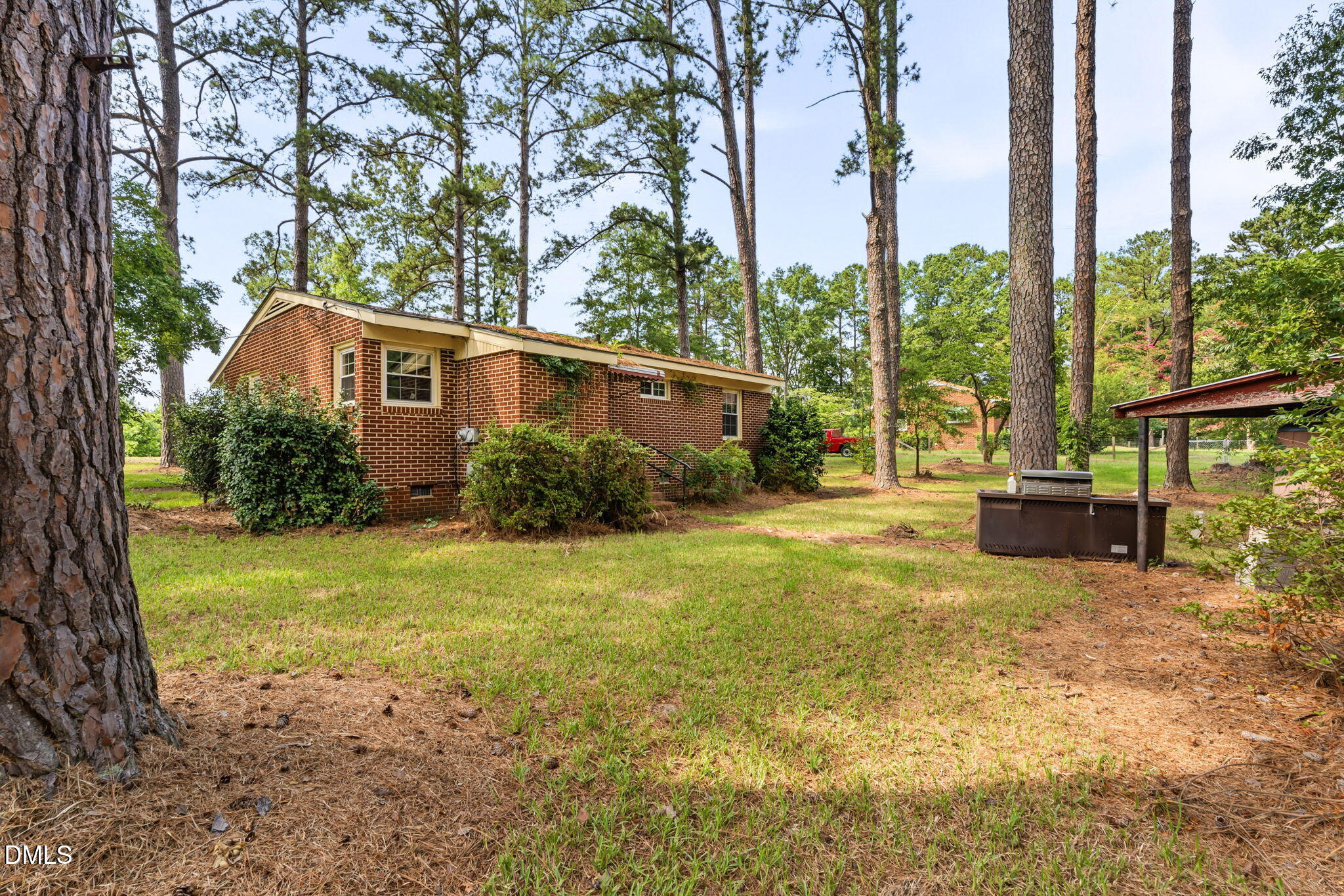 818 Van Warren Road Property Photo 3