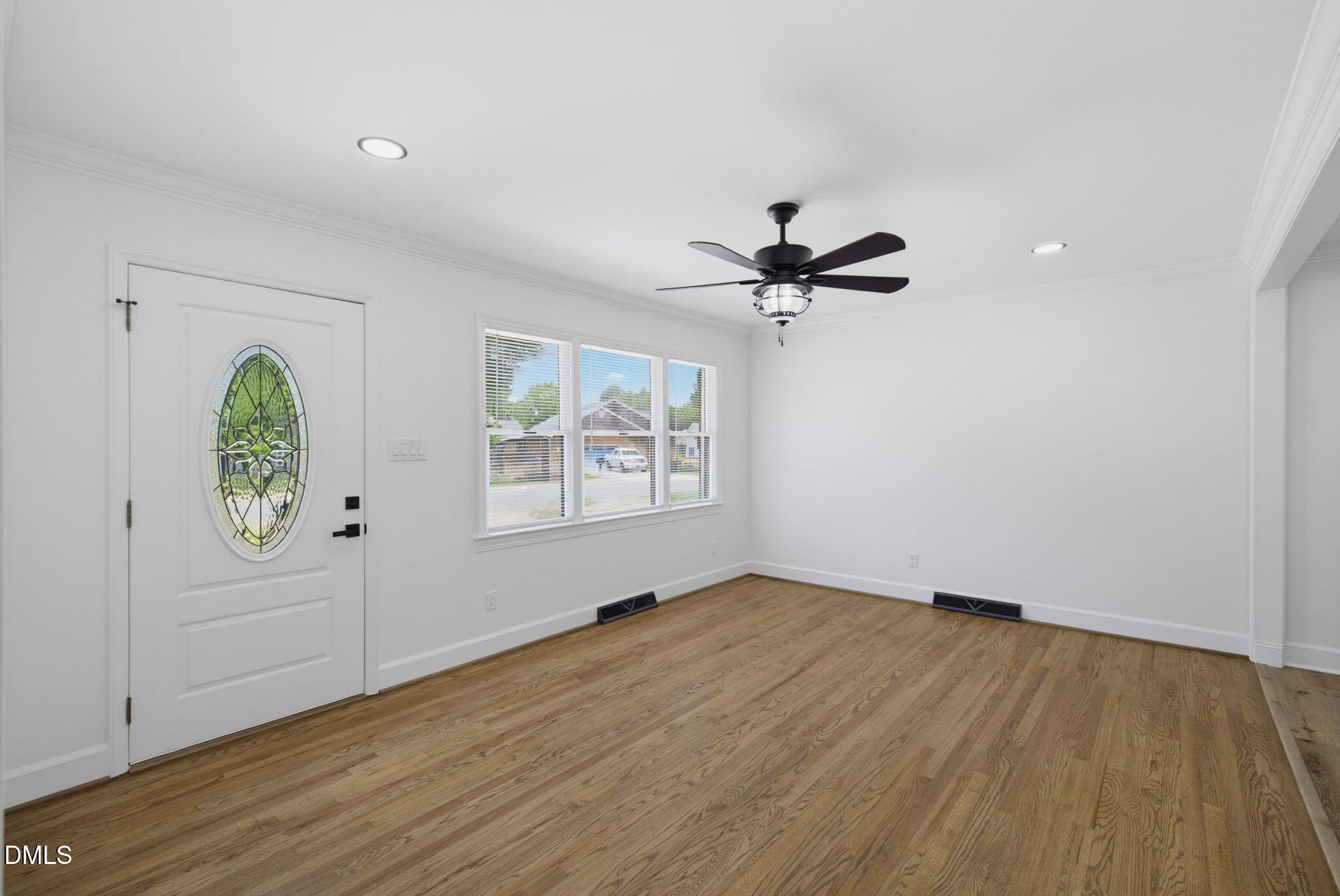 725 Forest Drive Property Photo 8
