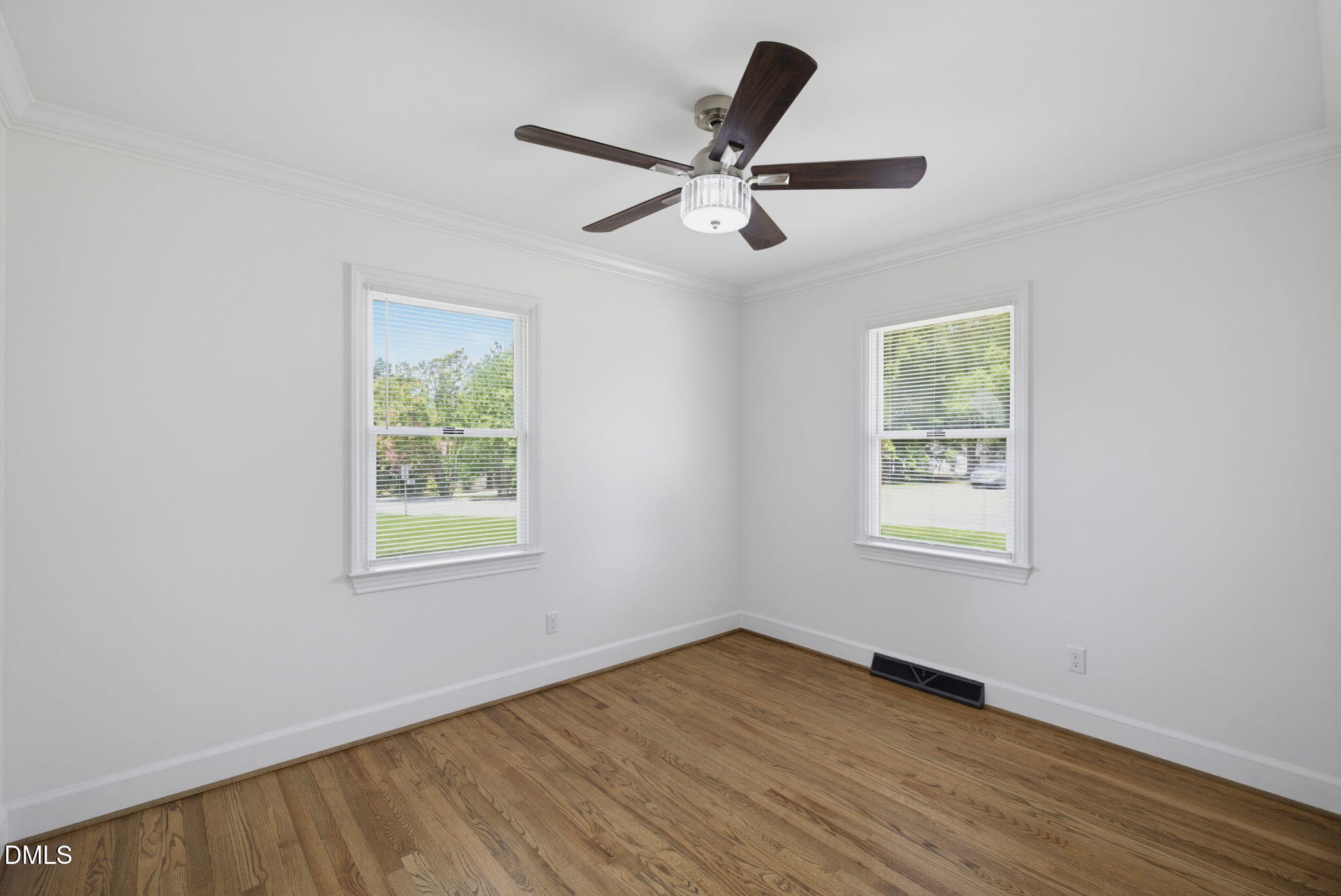 725 Forest Drive Property Photo 9