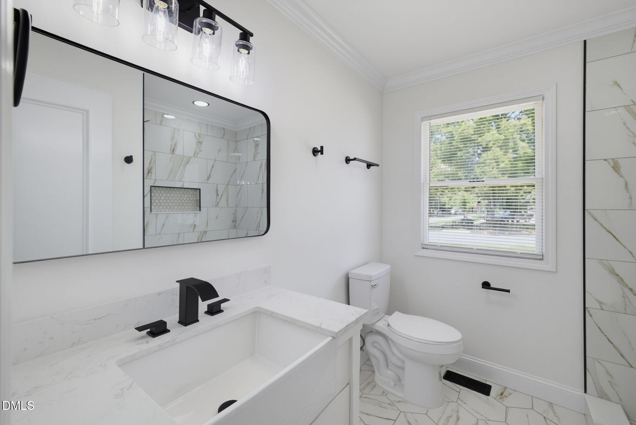 725 Forest Drive Property Photo 13