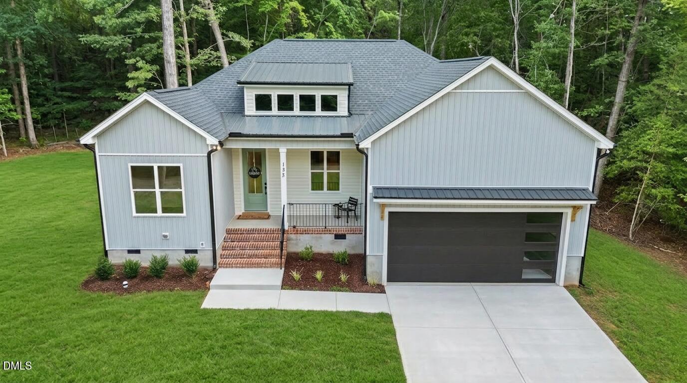 135 Seneca Drive Property Photo 1