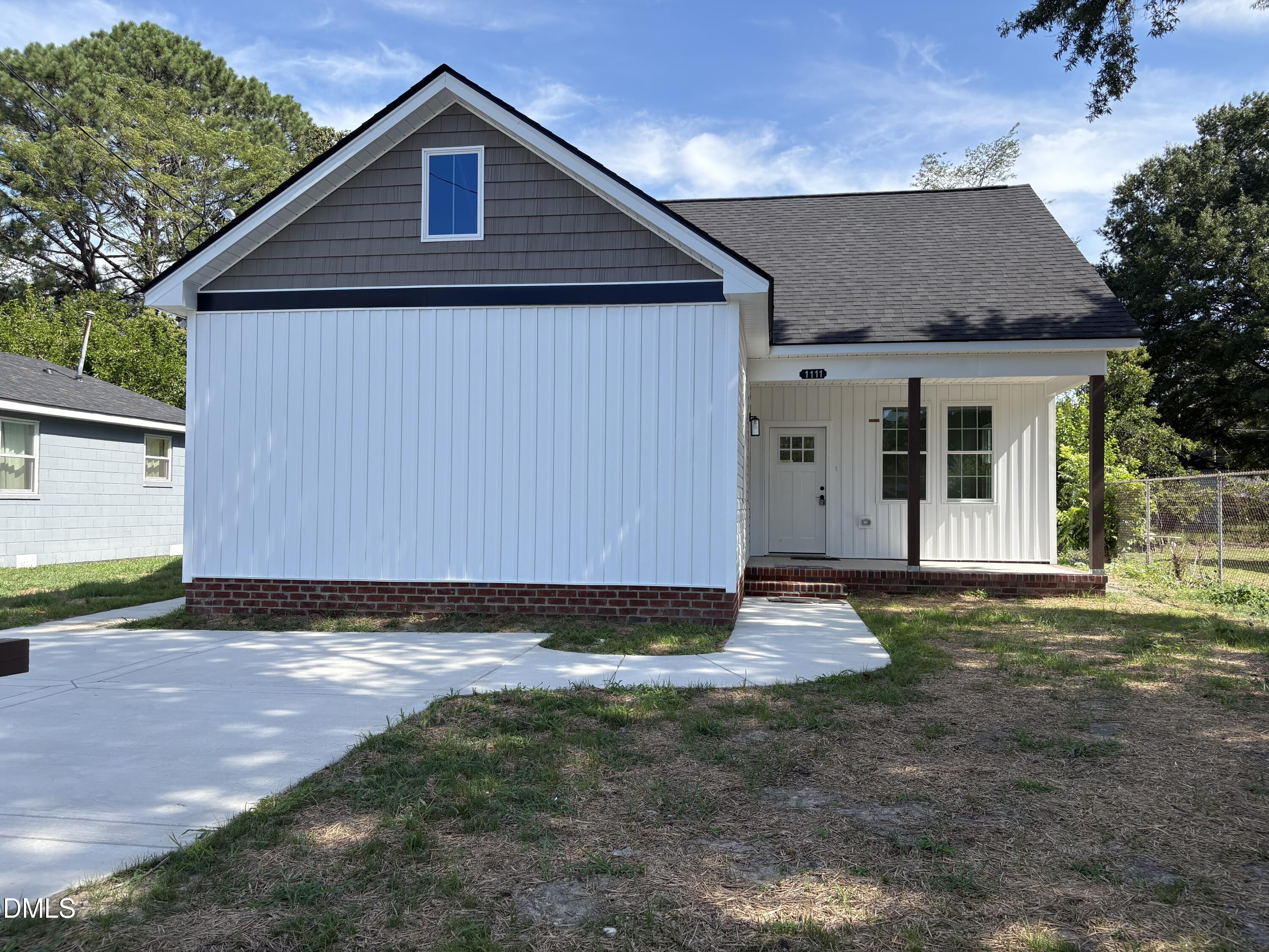 1111 Lincoln Street Se Property Photo 2