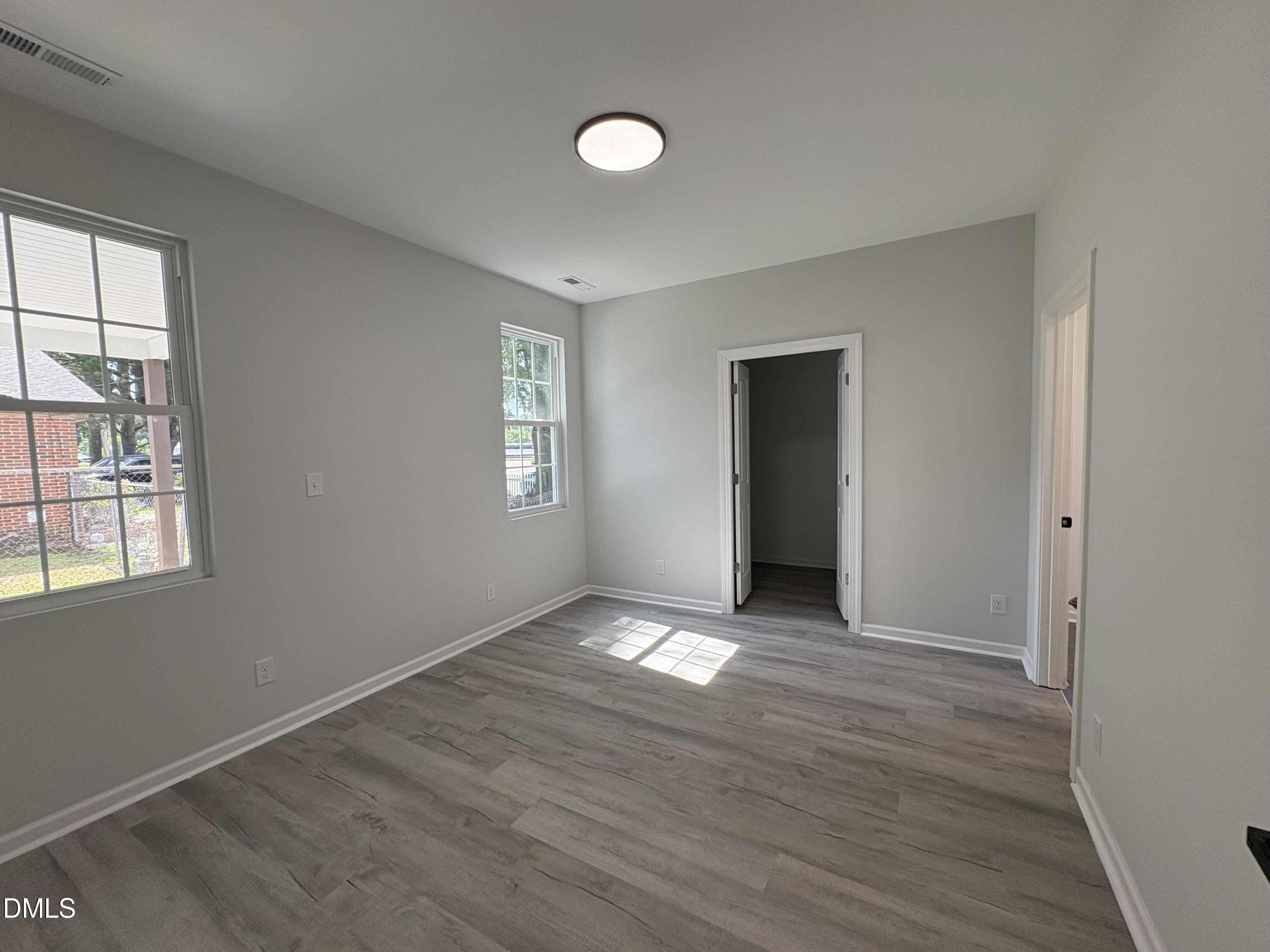 1111 Lincoln Street Se Property Photo 3