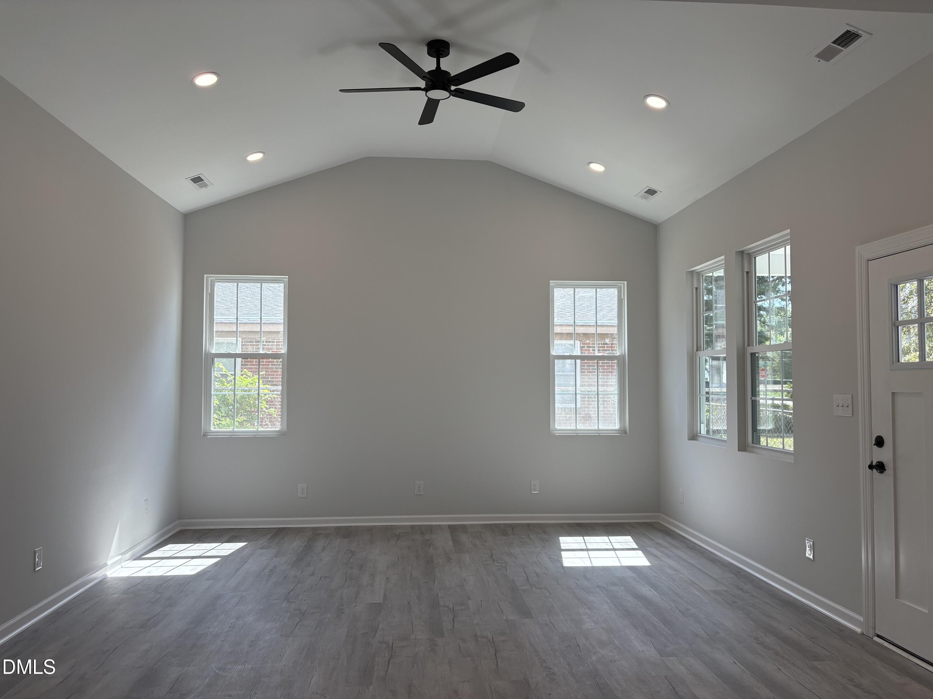 1111 Lincoln Street Se Property Photo 13