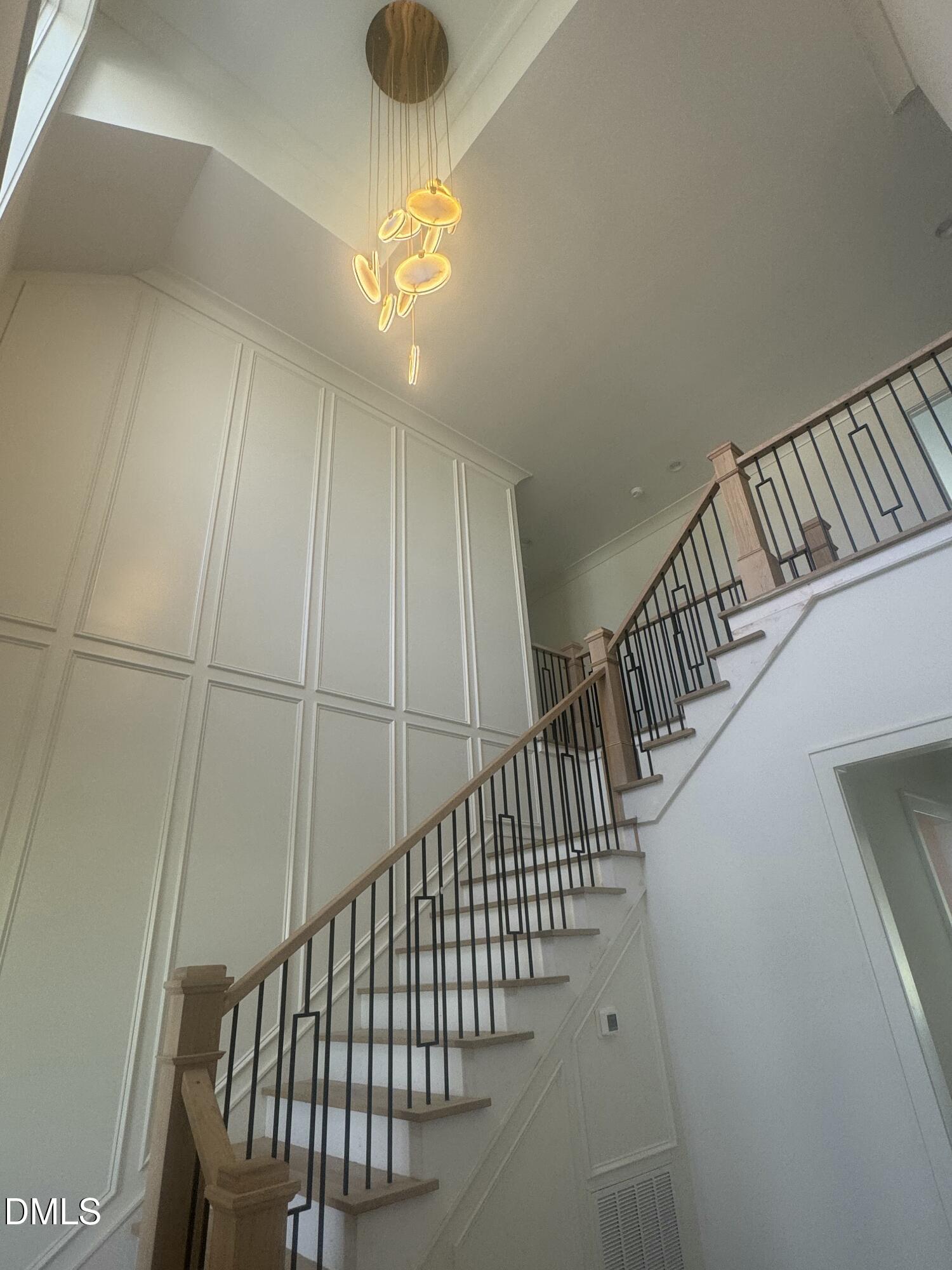 1032 Azalea Garden Circle Property Photo 4