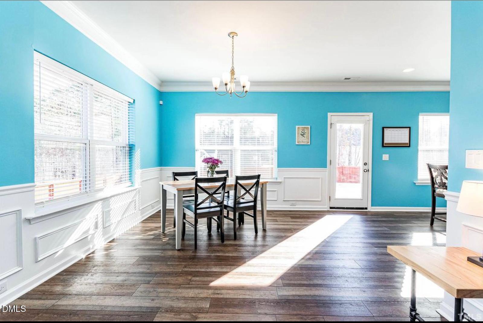 805 Scarlet Property Photo 3