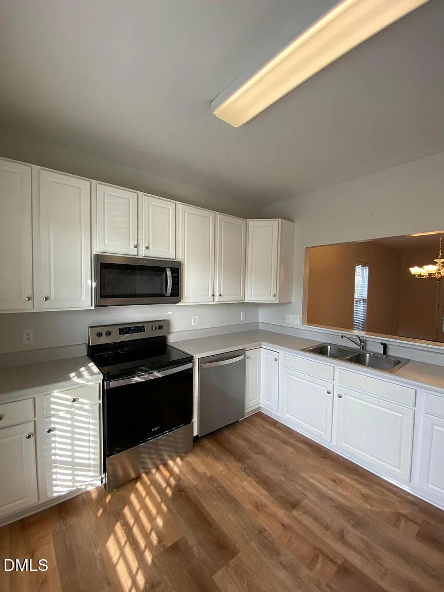 9110 Grassington Way Property Photo 3