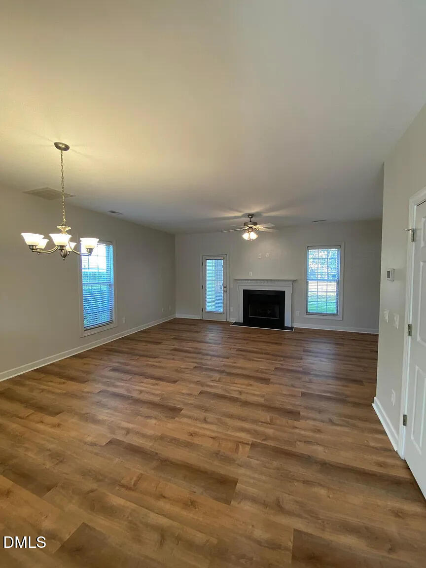 9110 Grassington Way Property Photo 8