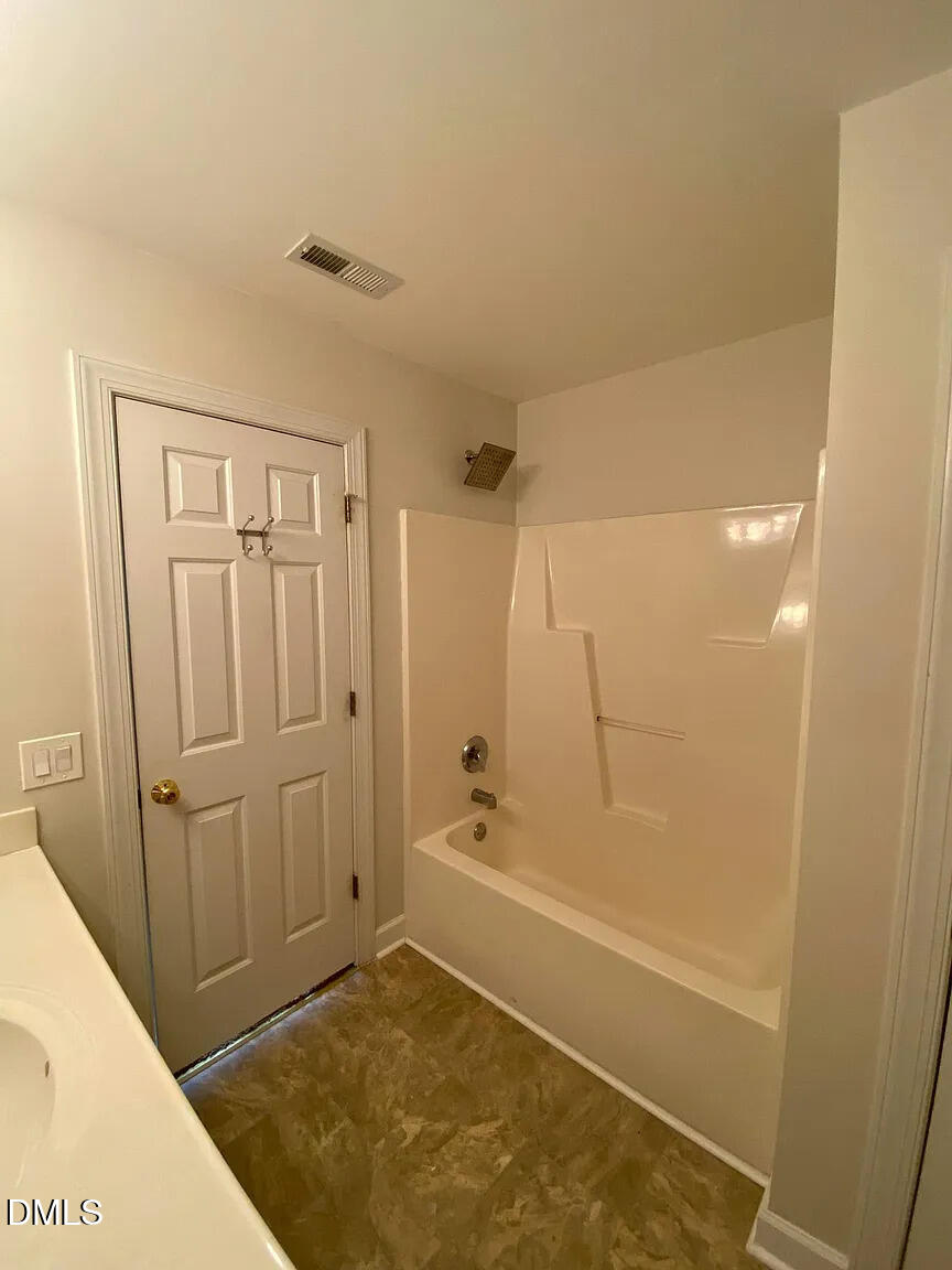 9110 Grassington Way Property Photo 16