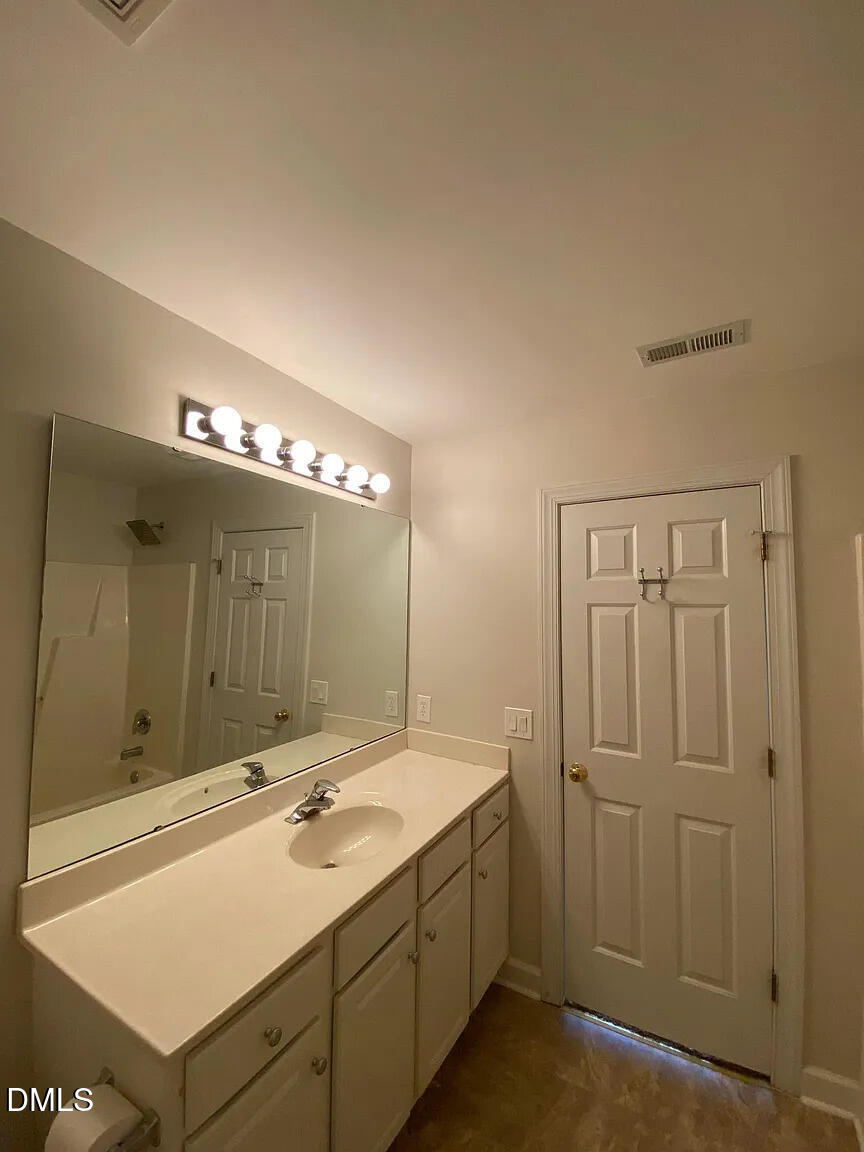 9110 Grassington Way Property Photo 17
