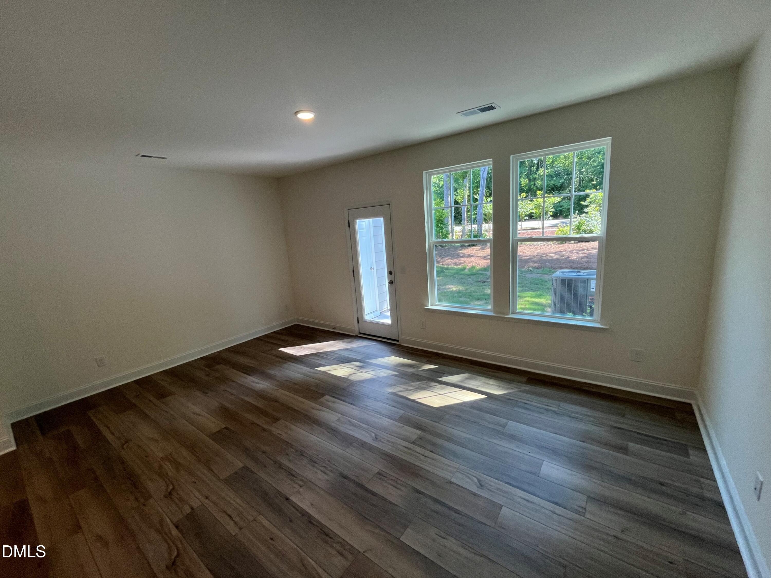 1326 Hammond Drive Property Photo 3