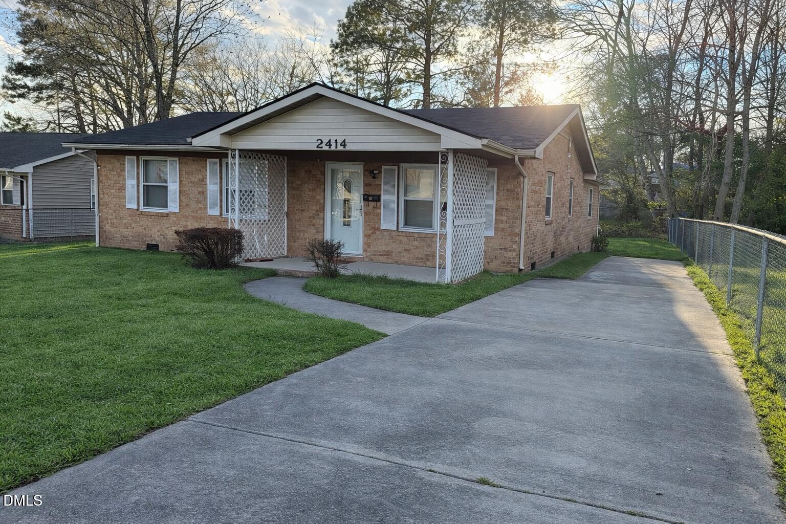2414 Lincoln Street Property Photo 4