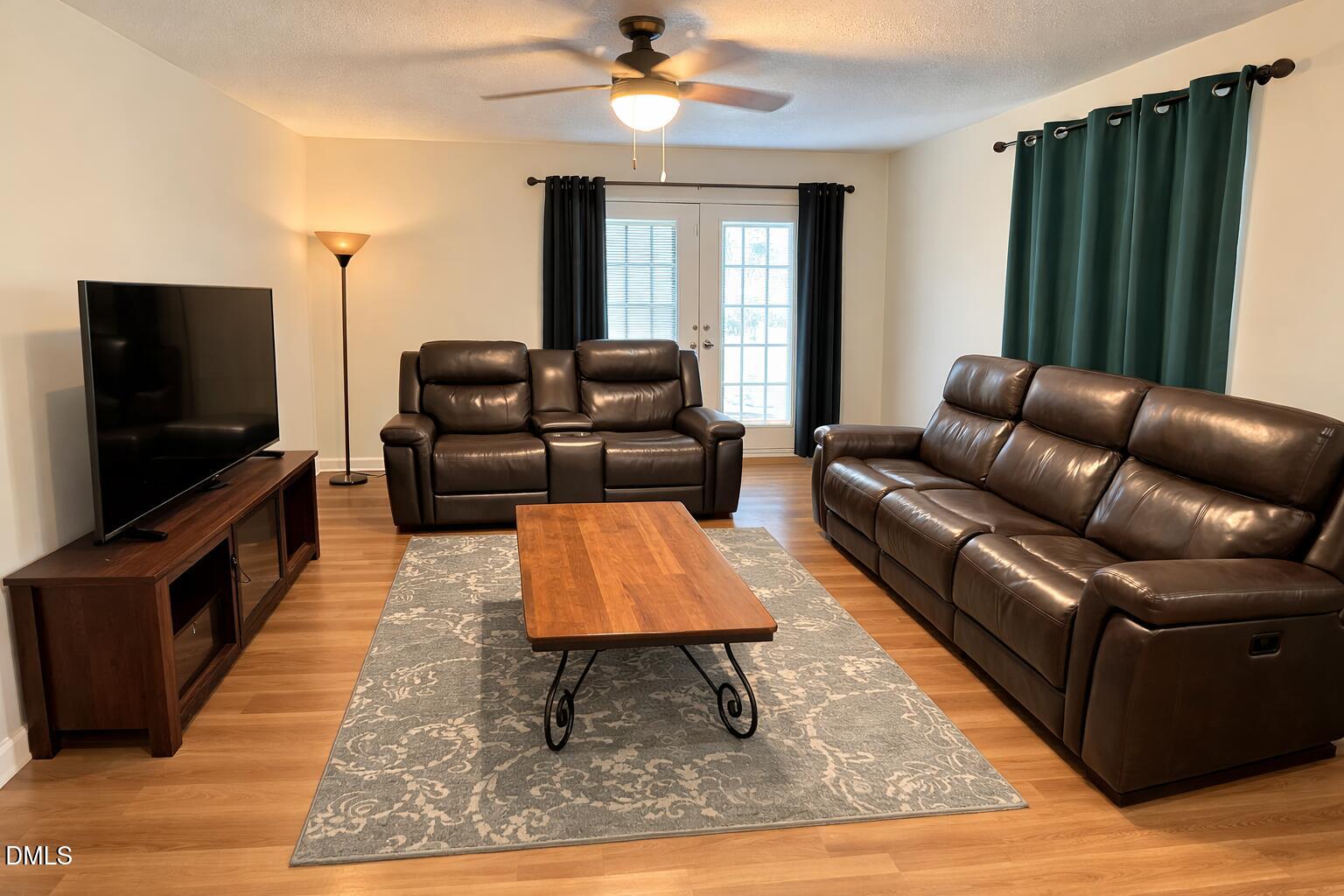 2414 Lincoln Street Property Photo 6