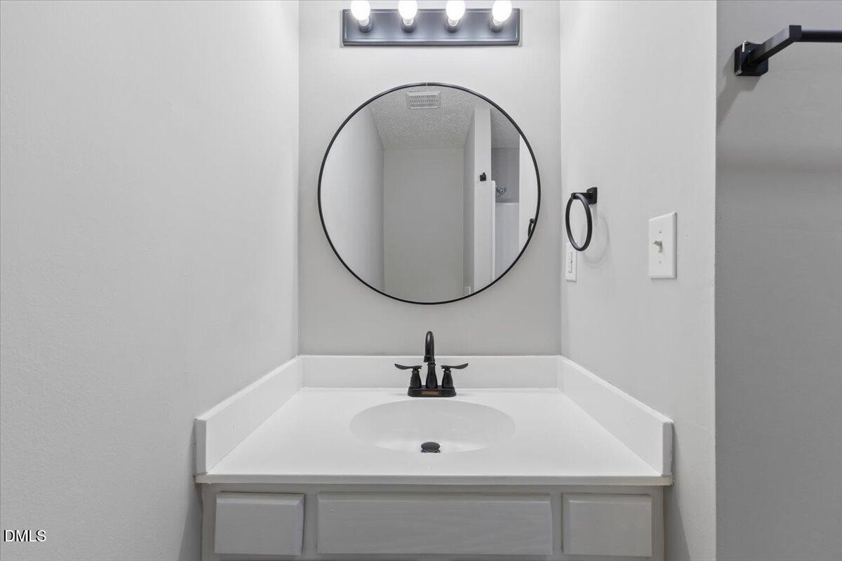 4101 Five Oaks Drive 40 Property Photo 23