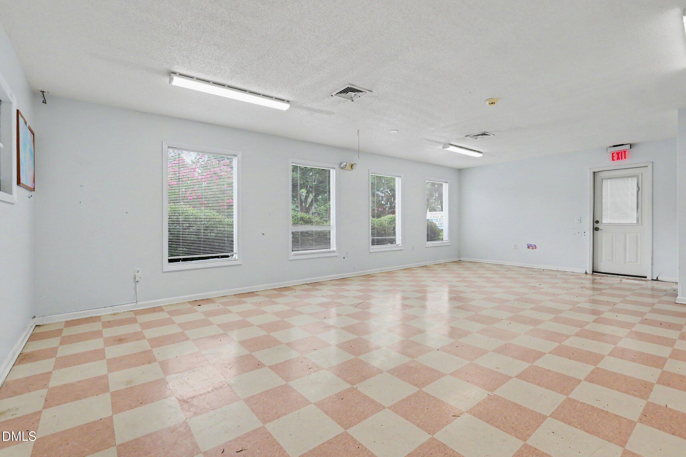 551 W Main Street Property Photo 5