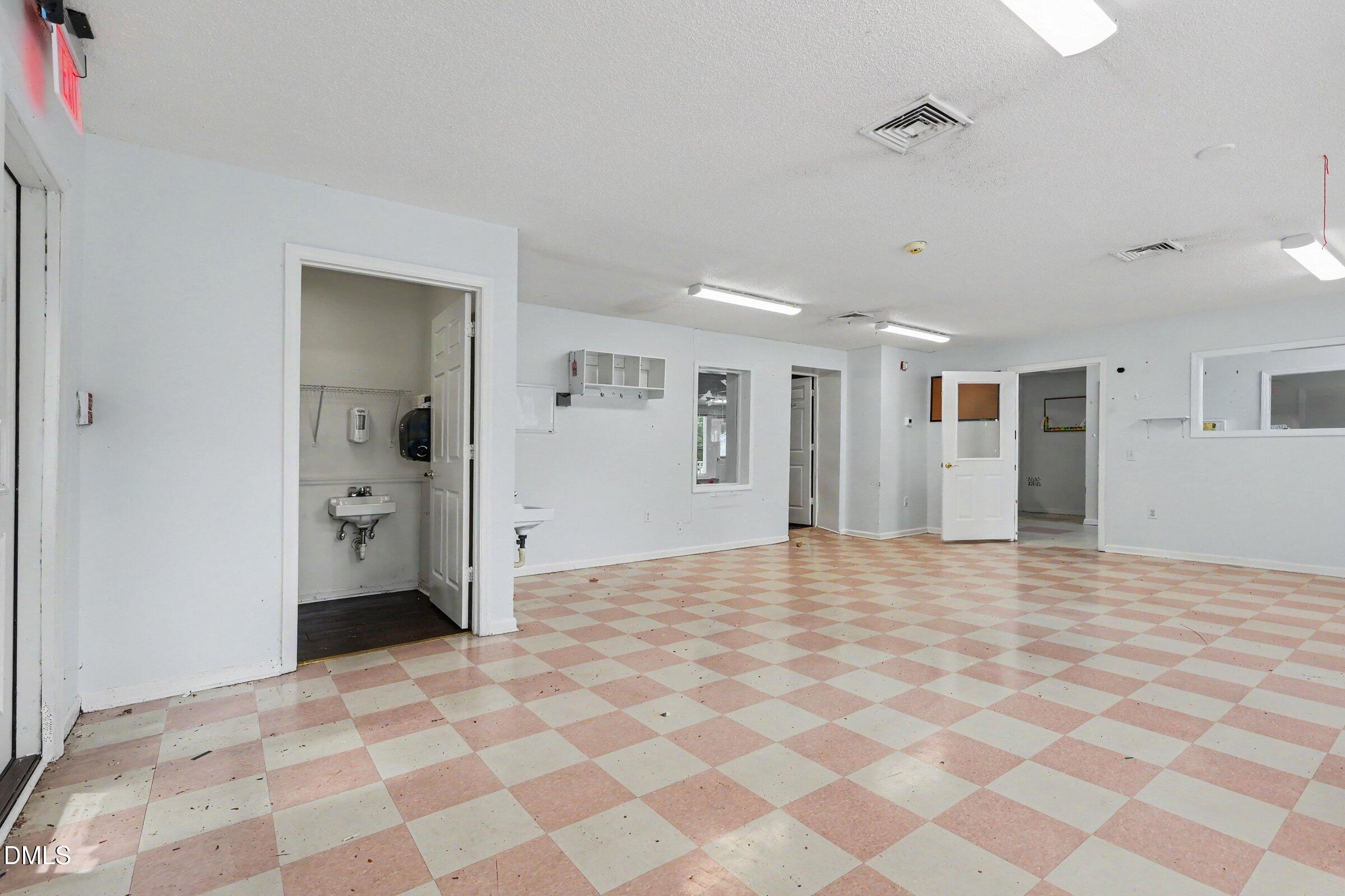 551 W Main Street Property Photo 6