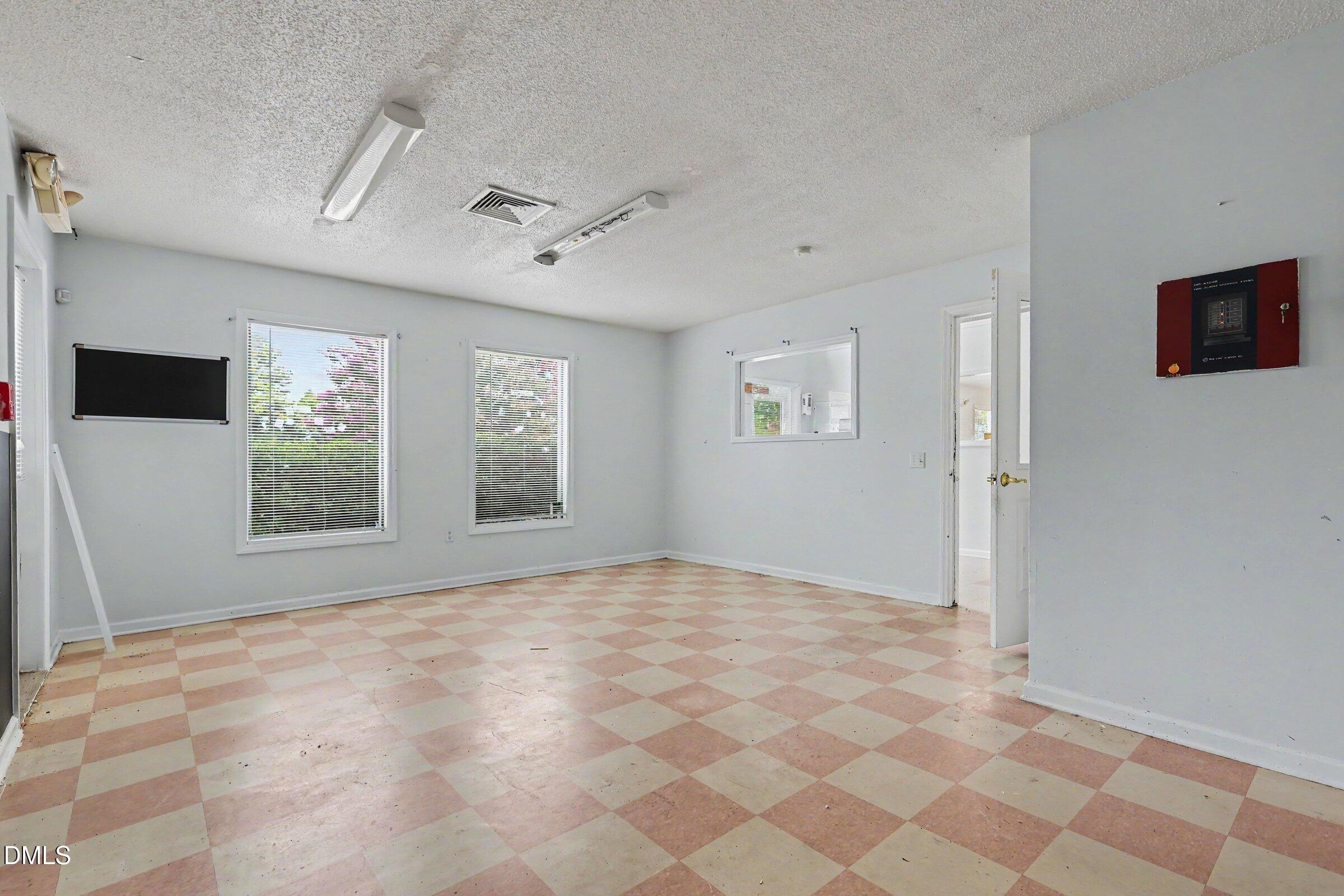 551 W Main Street Property Photo 7
