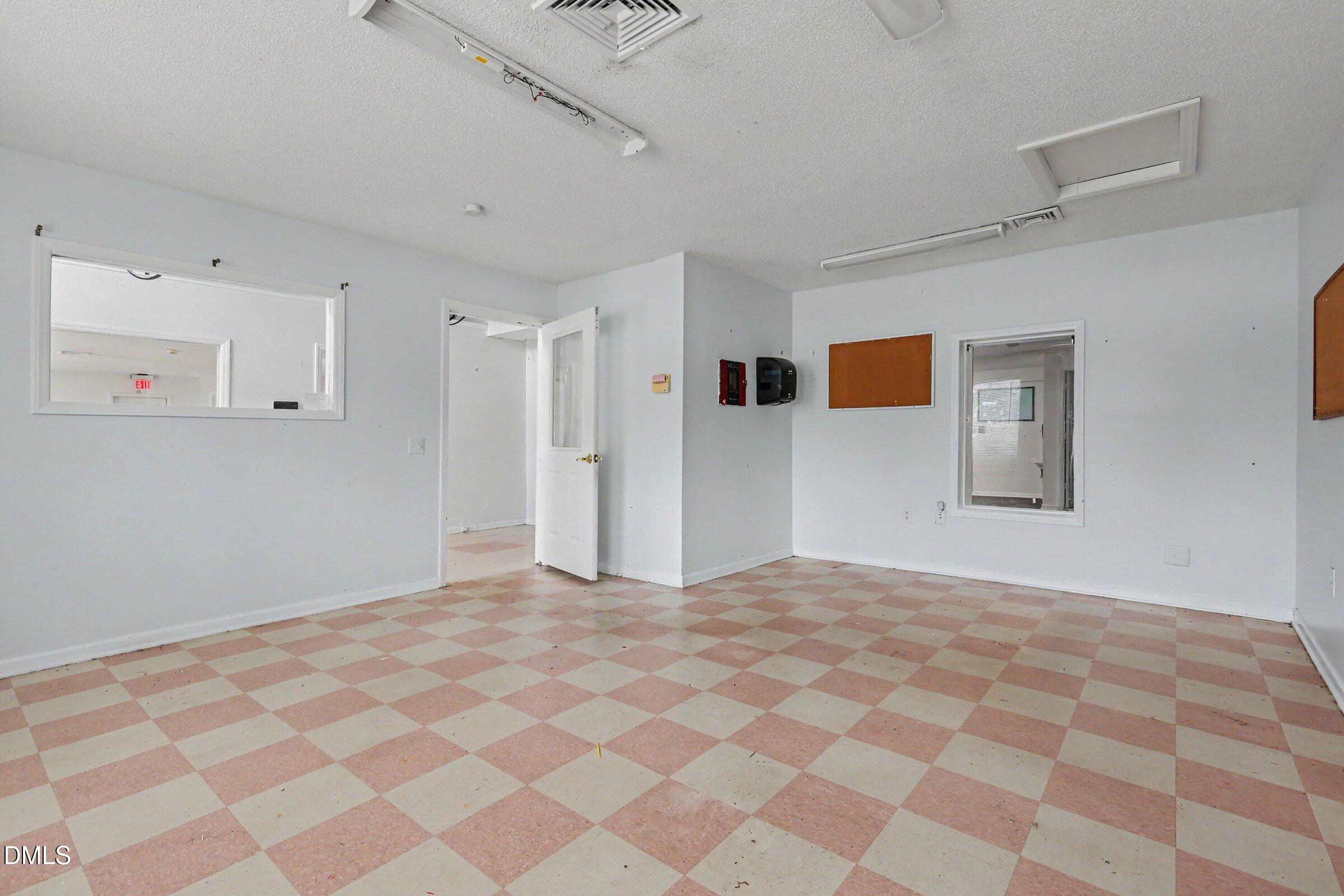 551 W Main Street Property Photo 8