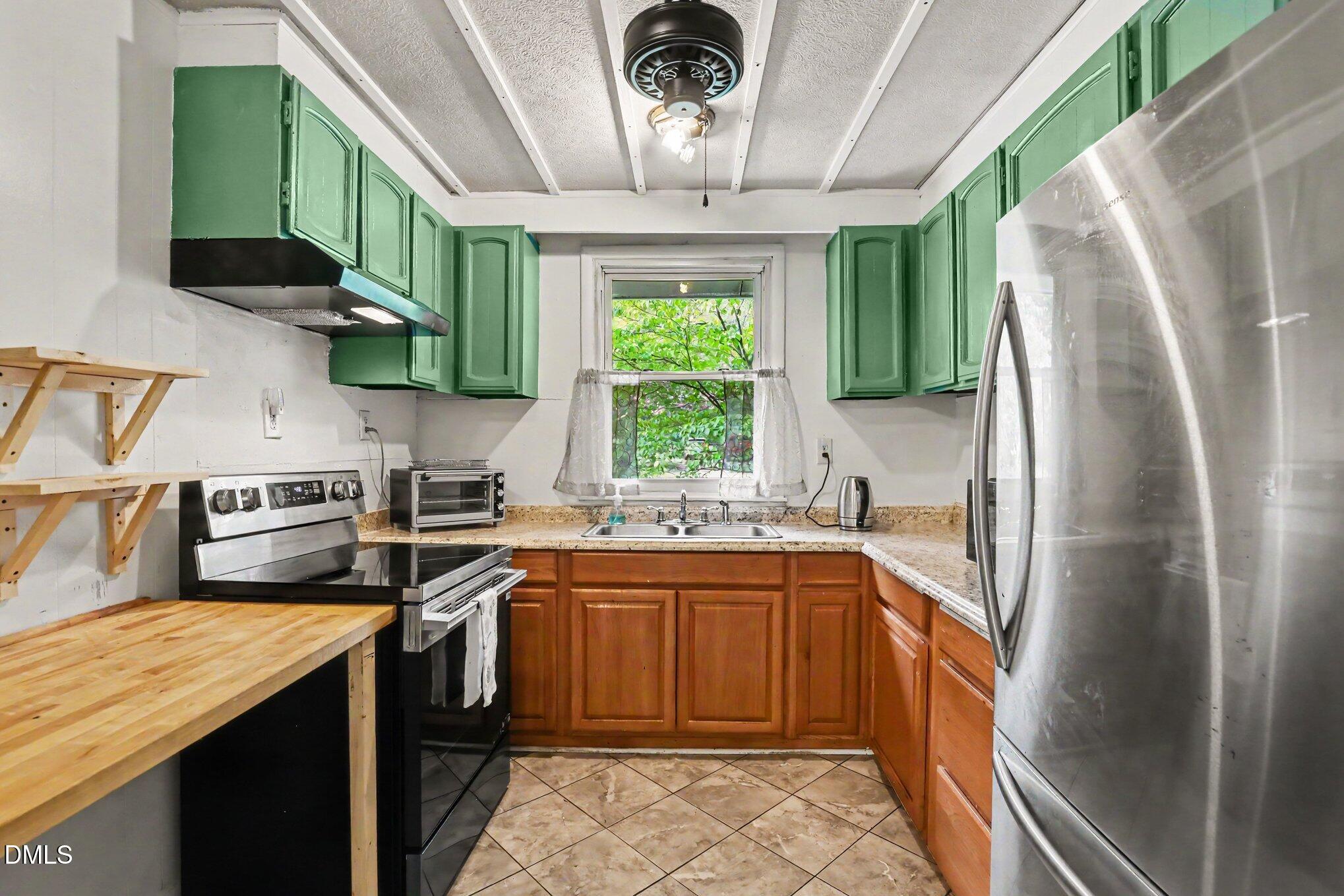 7201 Bentley Circle Property Photo 3