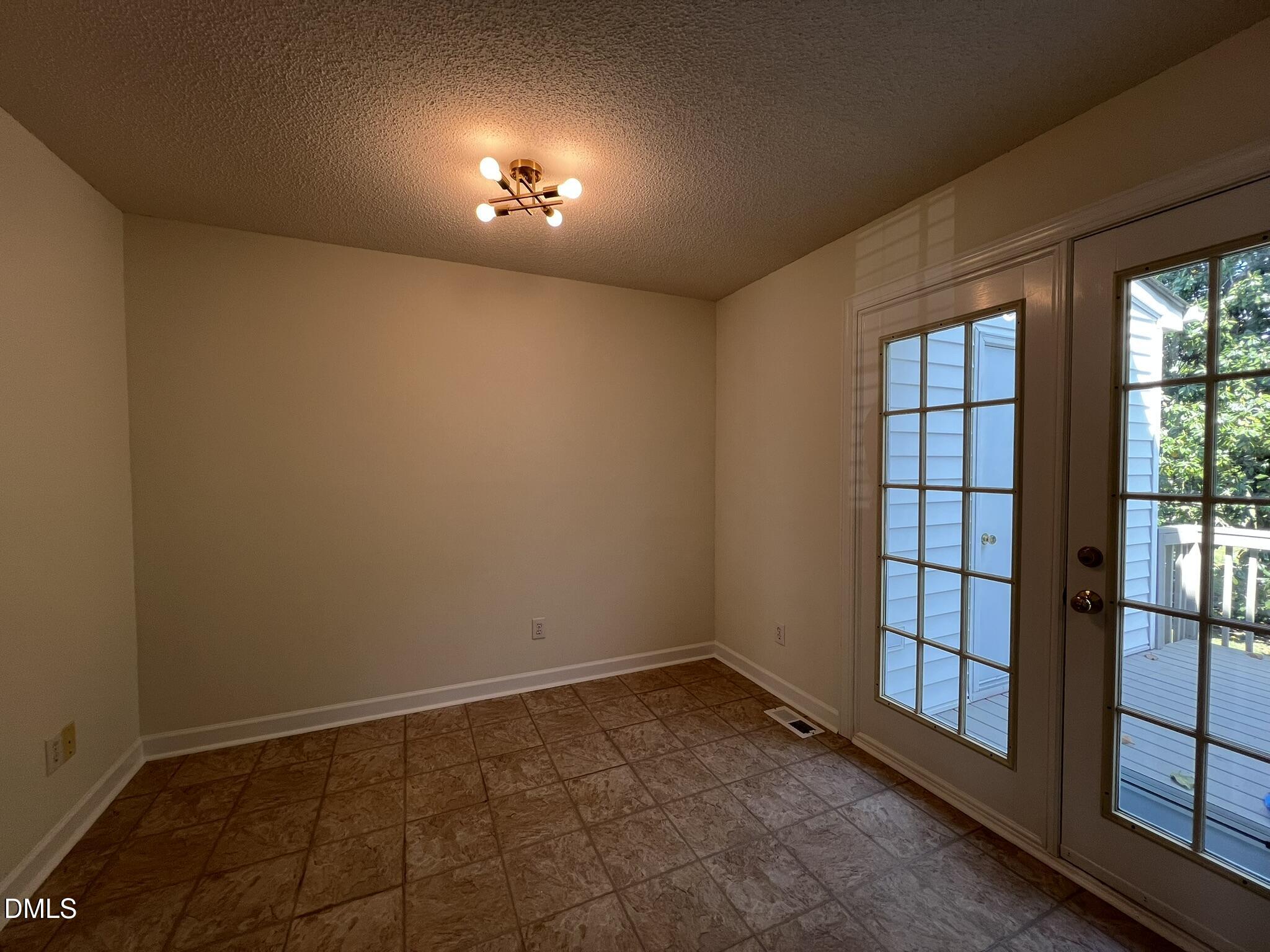1722 Stroll Circle Property Photo 6