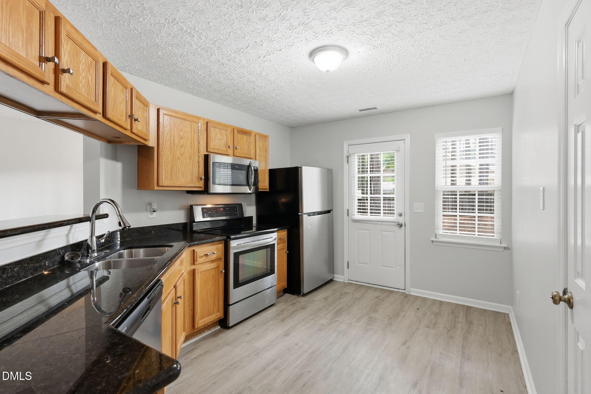 60 Holding-young Road Property Photo 10