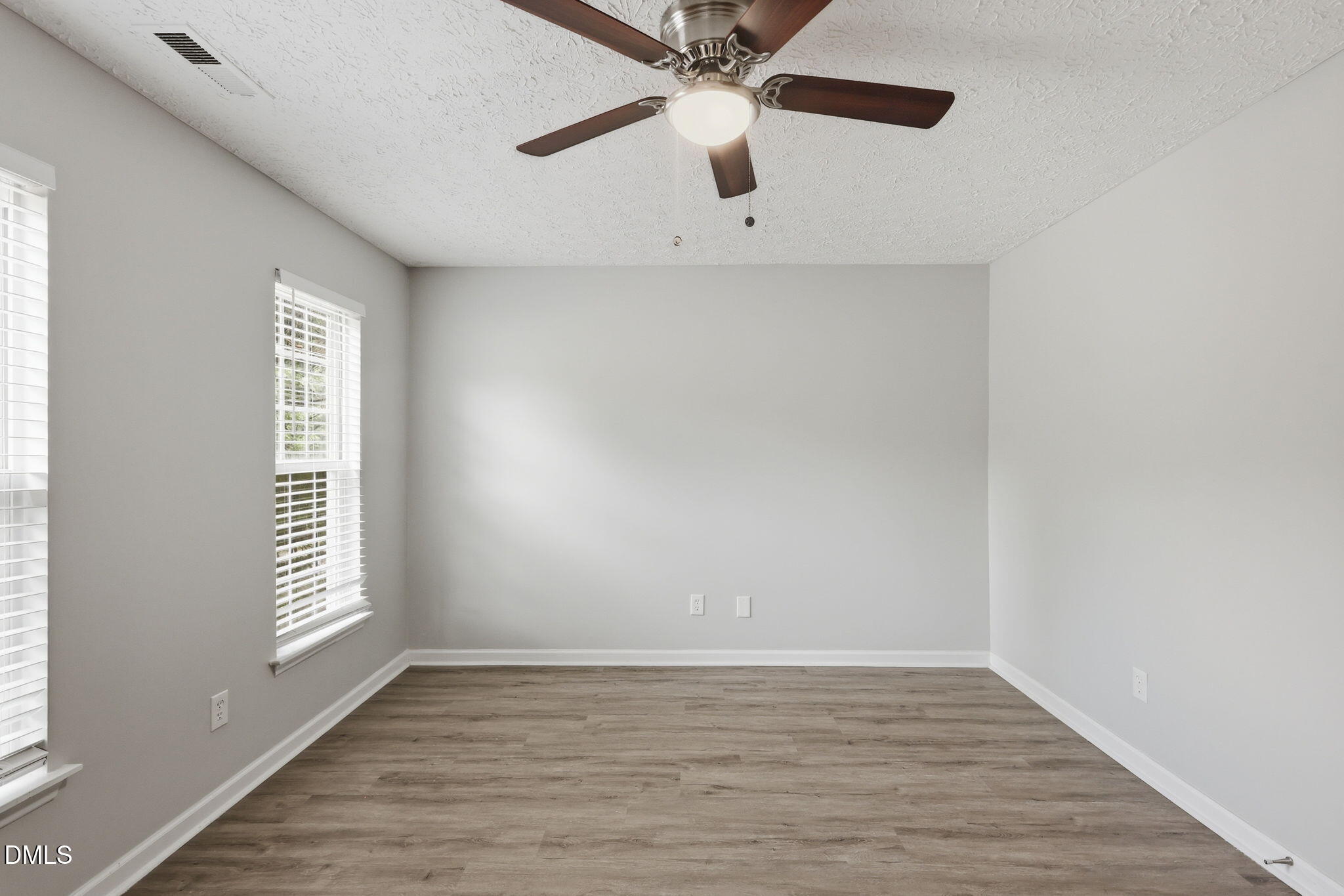 60 Holding-young Road Property Photo 14