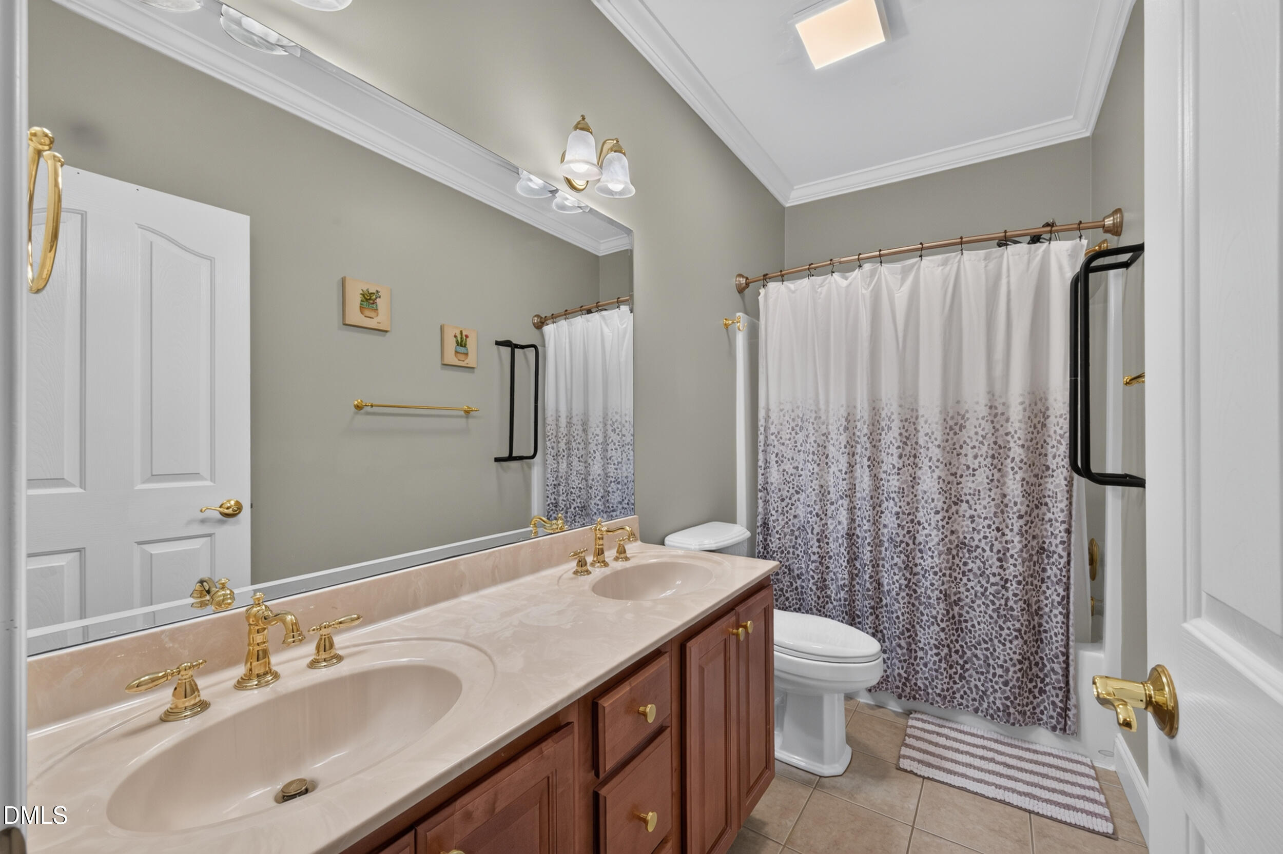 26 Shadymont Drive Property Photo 32