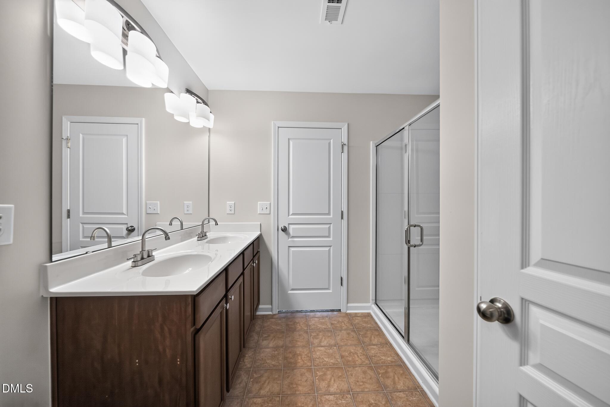 3653 Althorp Drive Property Photo 17