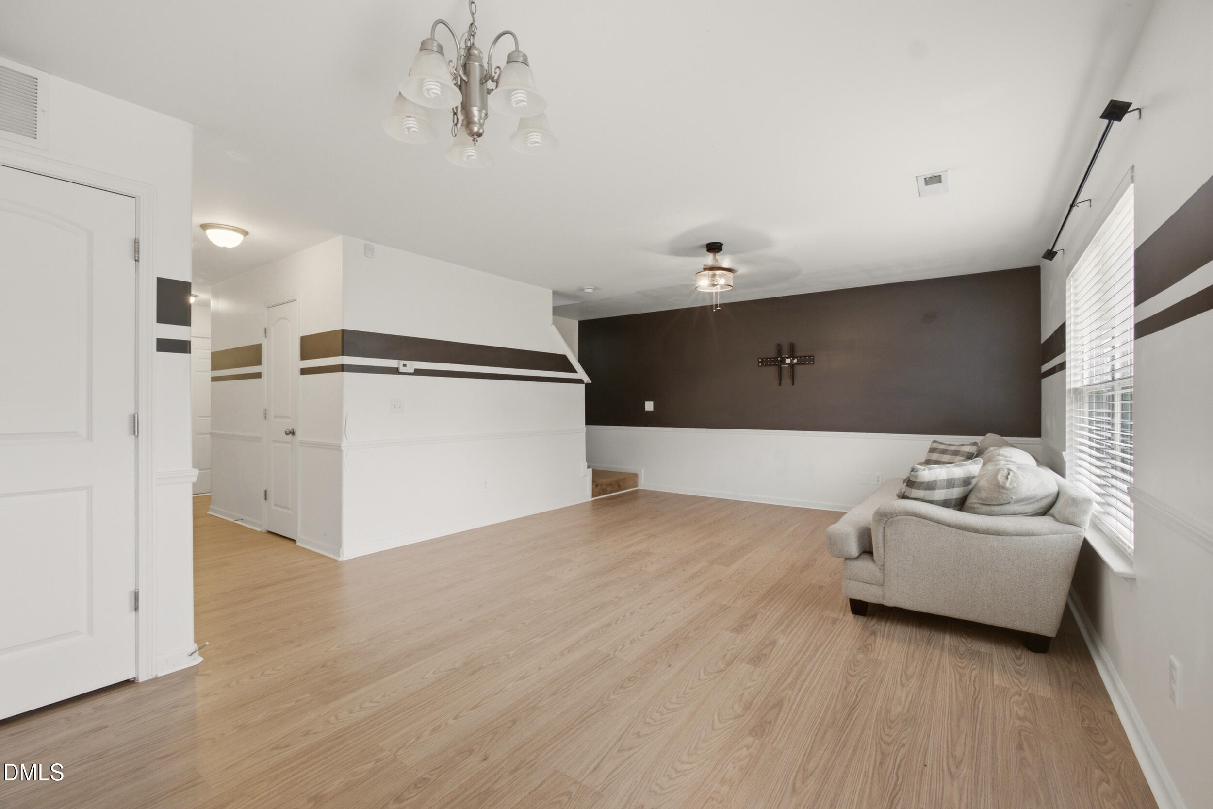 707 Bentley Lane Property Photo 7