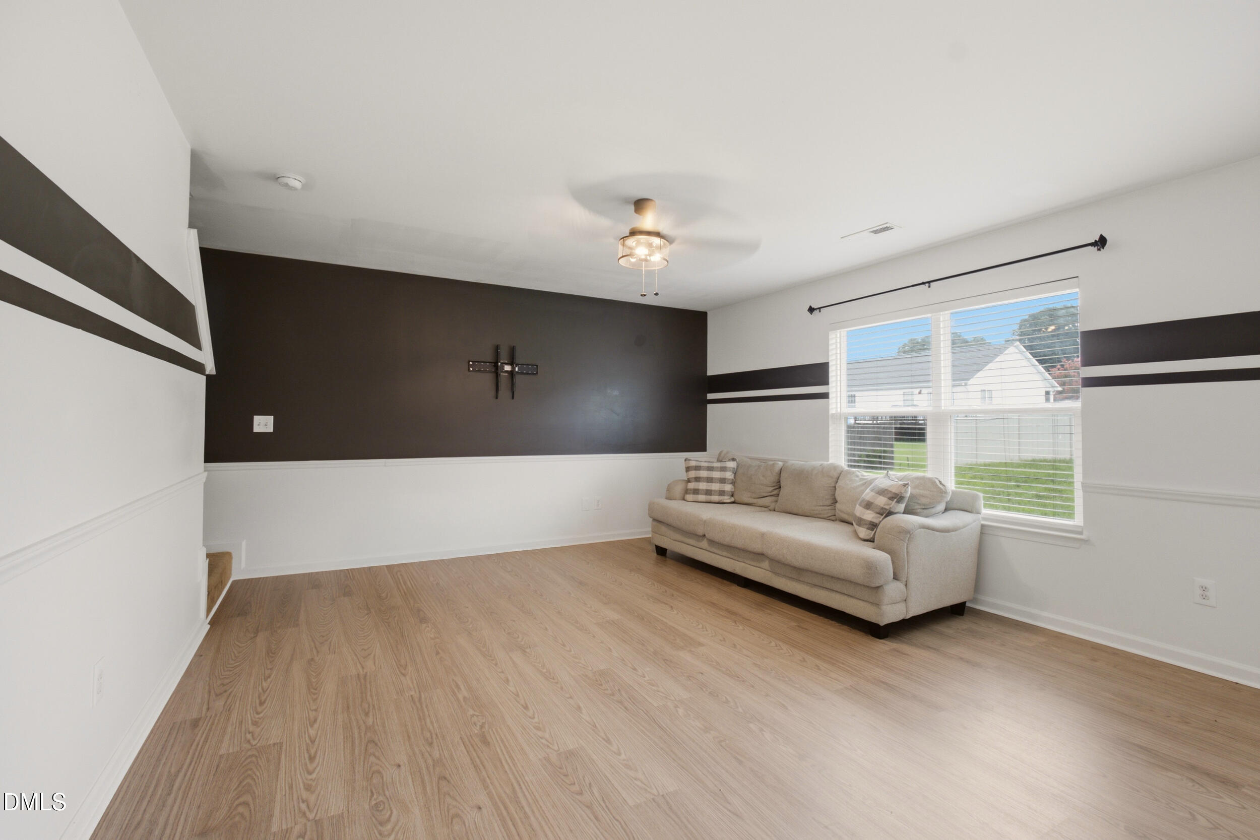 707 Bentley Lane Property Photo 8