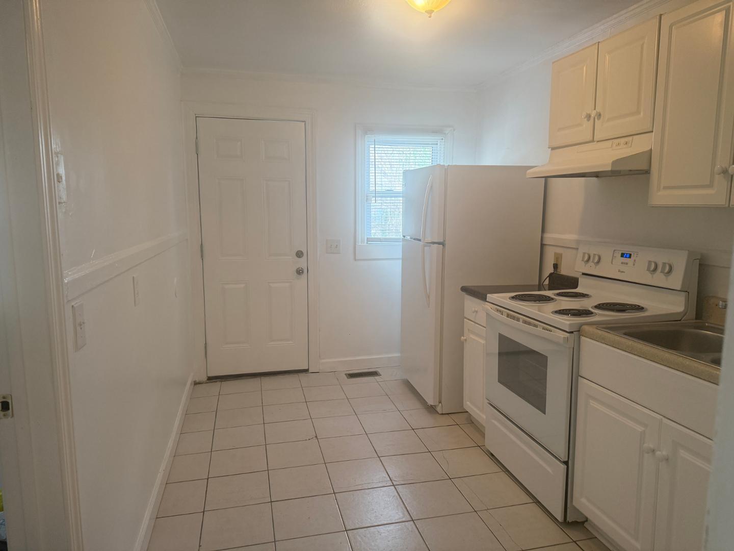 1702 Gunter Street A Property Photo 8
