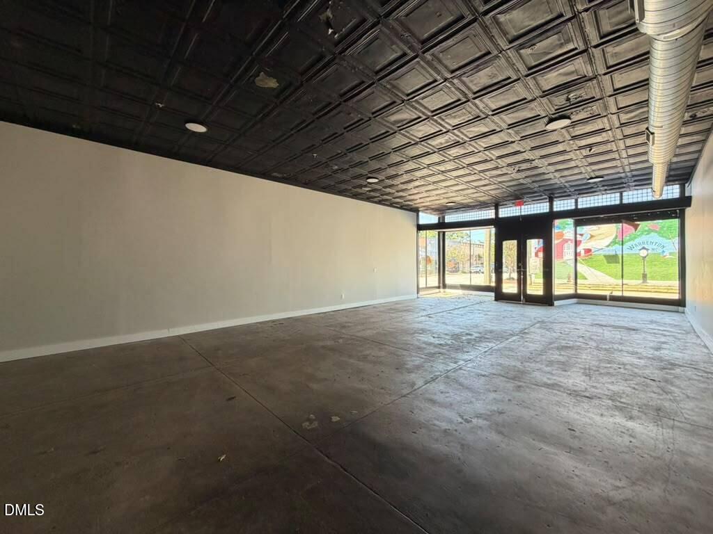 103 E Franklin Street Property Photo 8