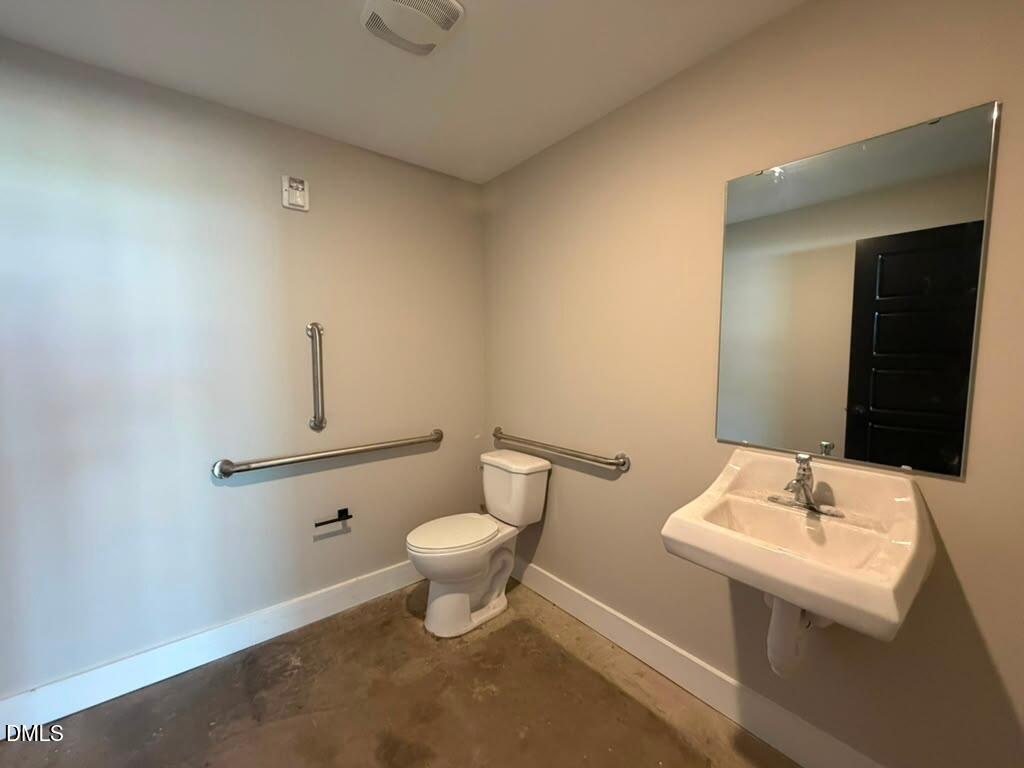 103 E Franklin Street Property Photo 10