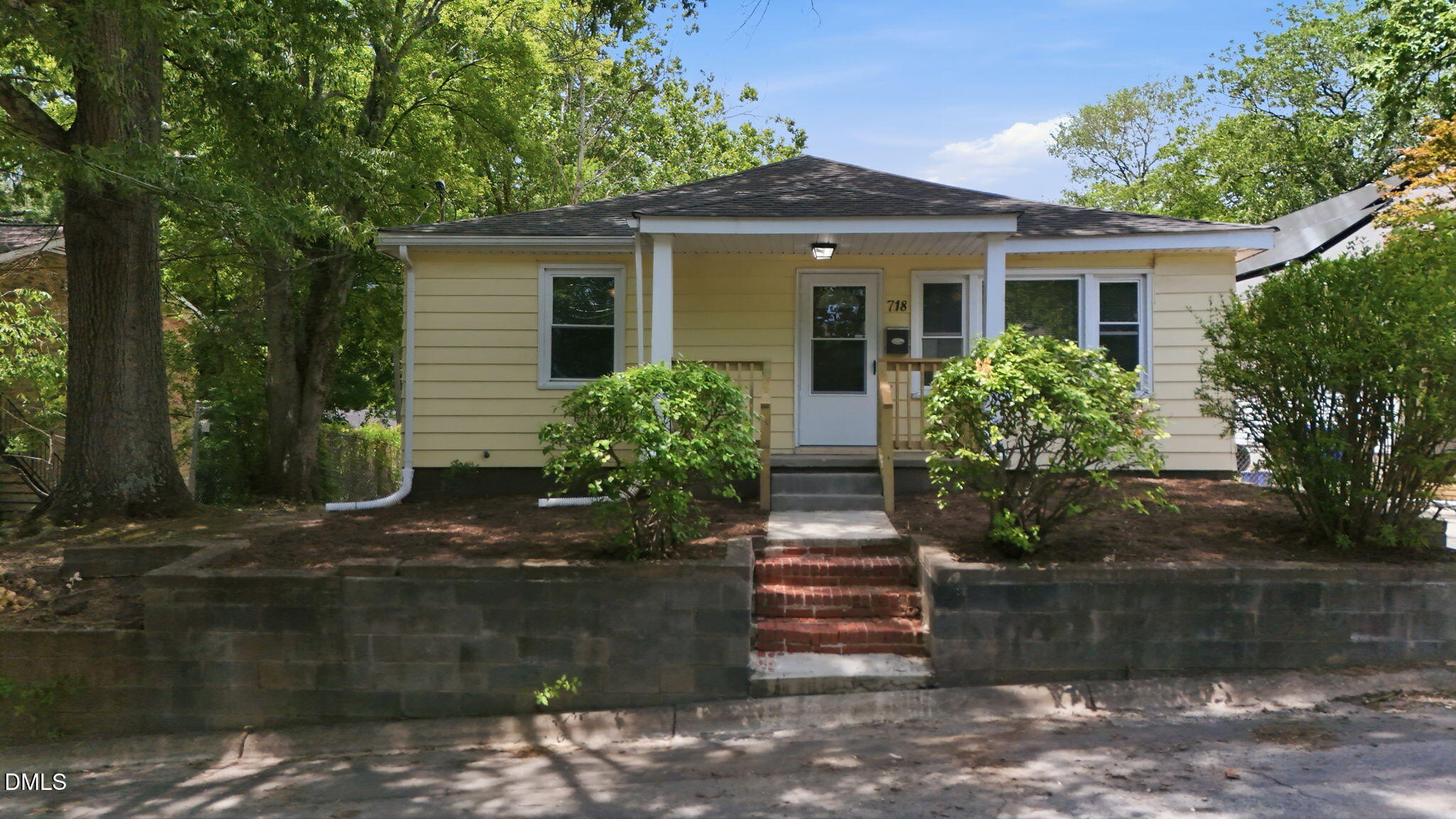 718 Carroll Street Property Photo 2